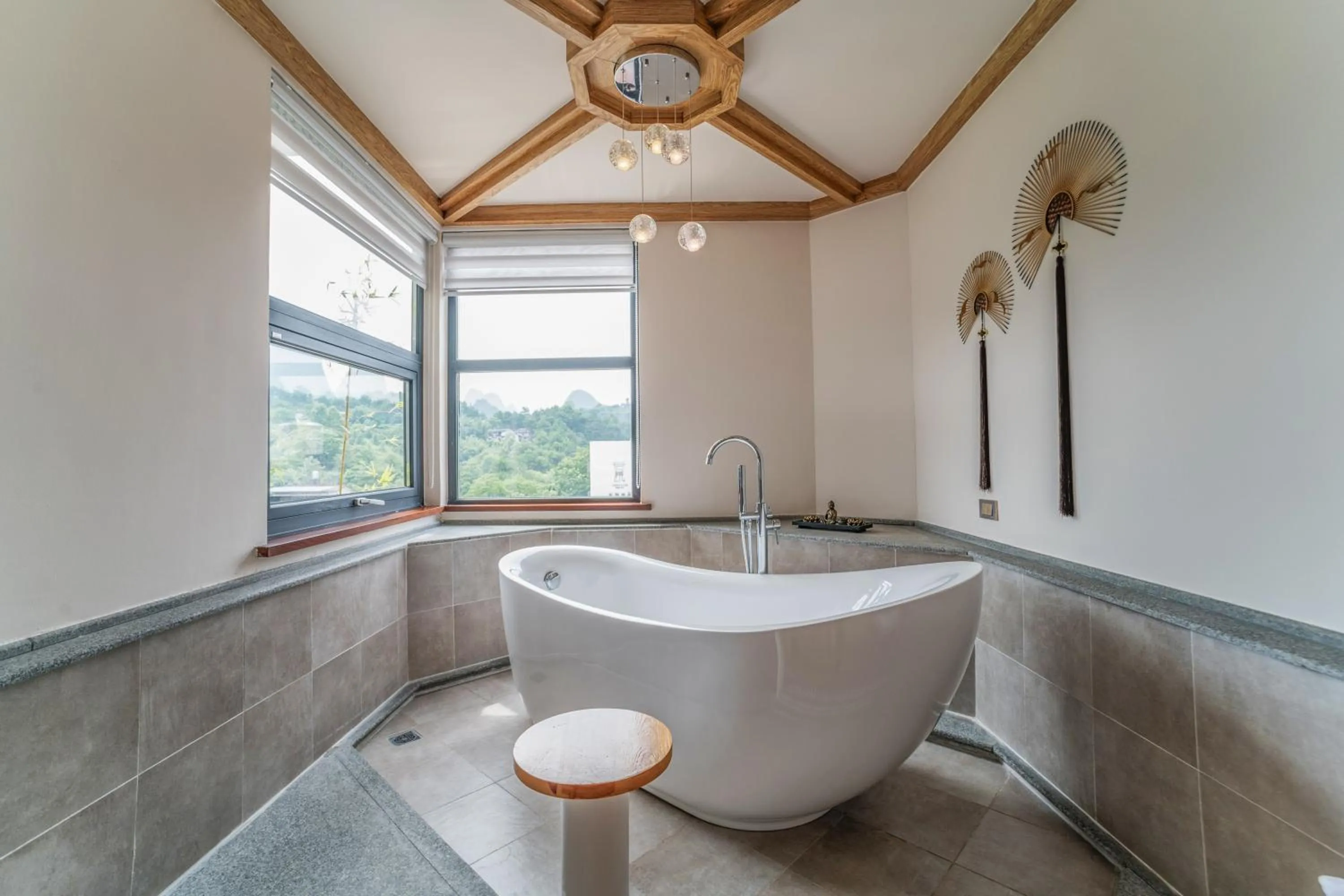 Hot Tub in The Bamboo Leaf Yangshuo