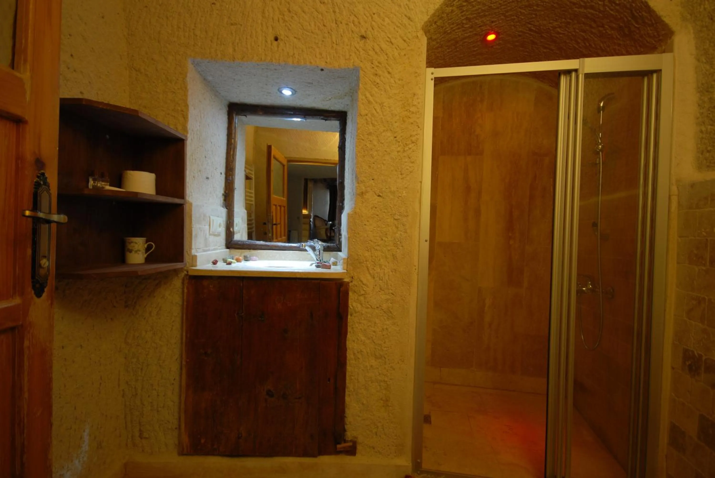Bathroom in Arif Cave Hotel