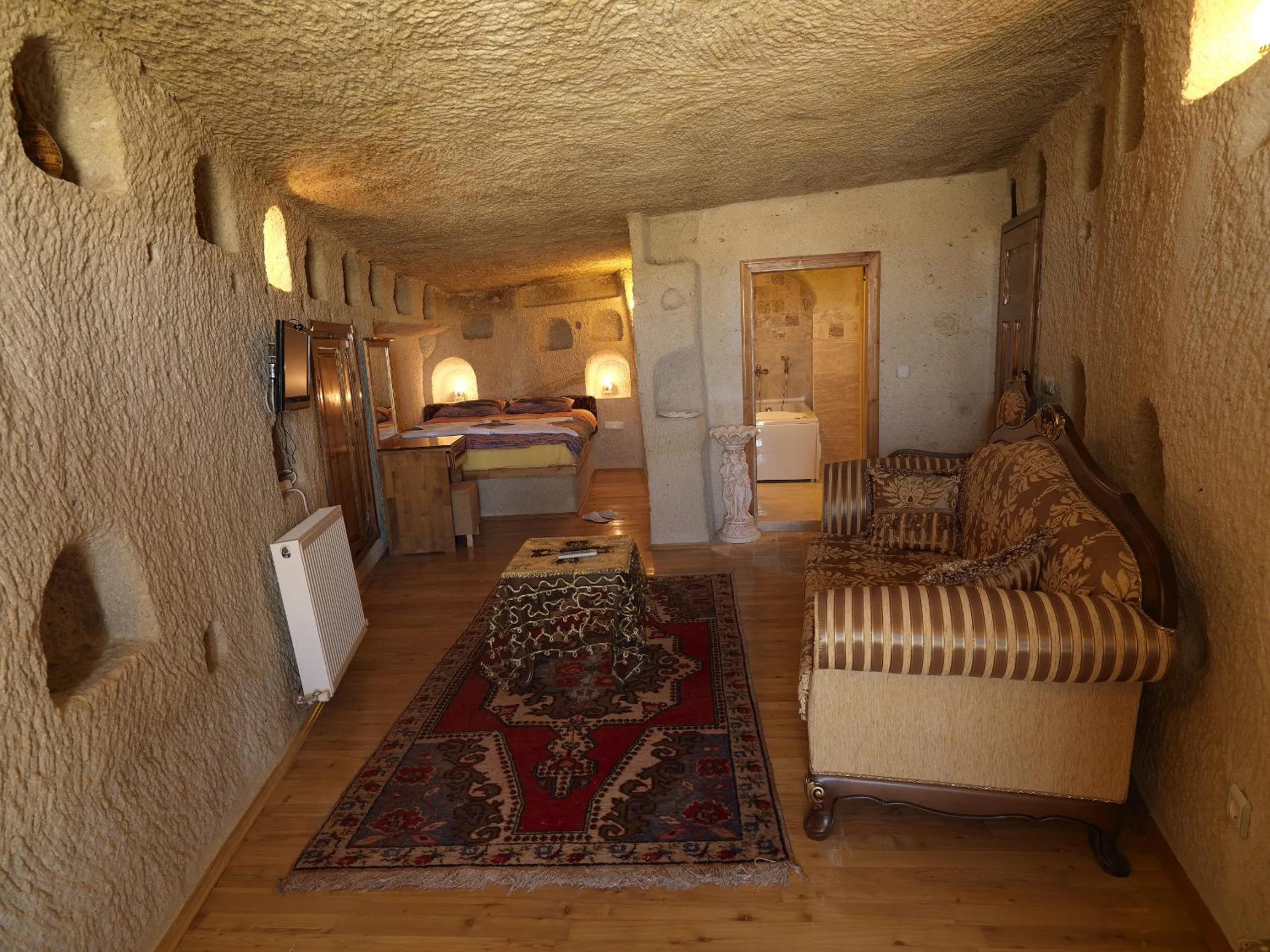 Photo of the whole room, Bed in Arif Cave Hotel