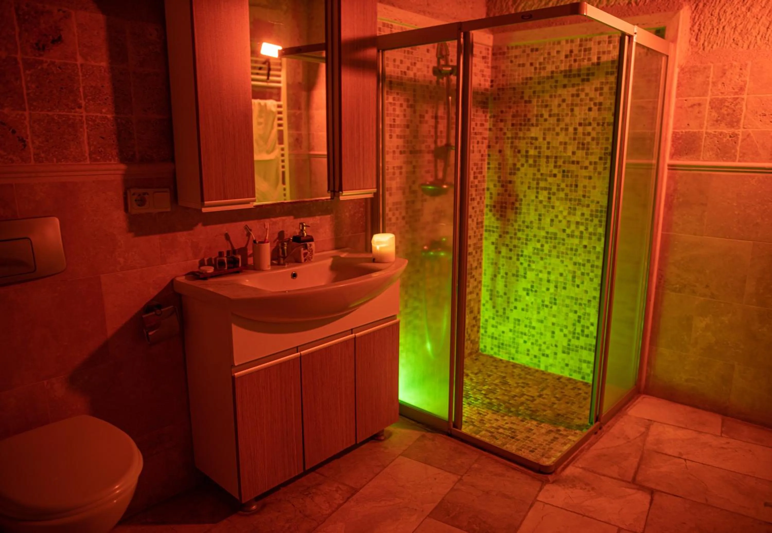 Shower in Arif Cave Hotel