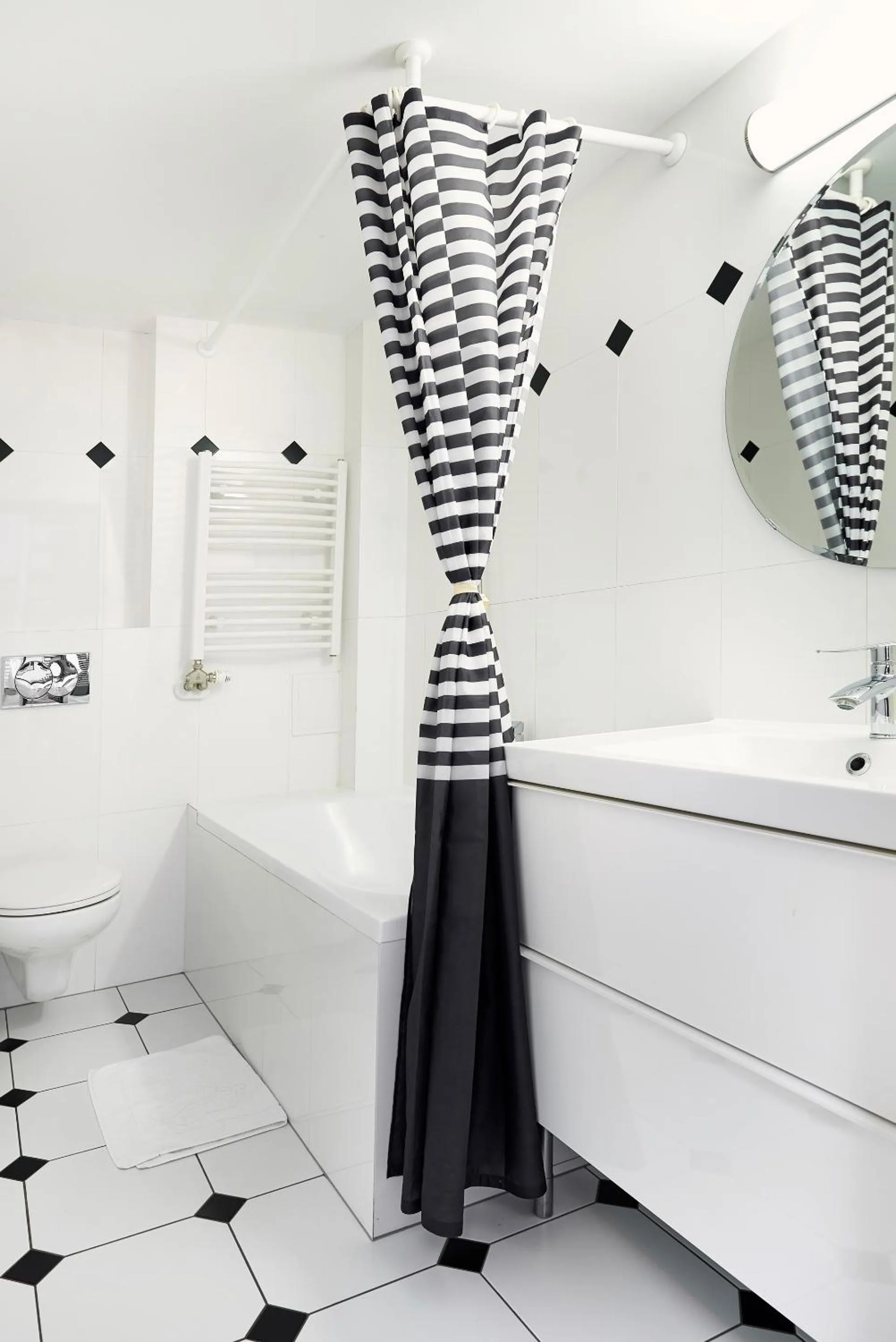 Shower in Gołębia 8 Residence