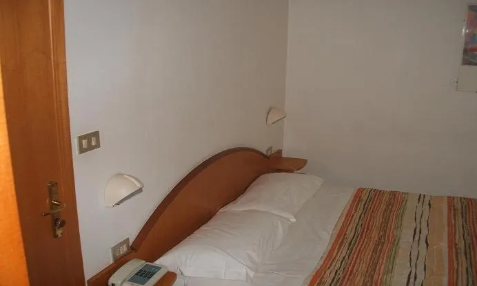 Hotel Annarita-mezza pensione plus- spiaggia inclusa