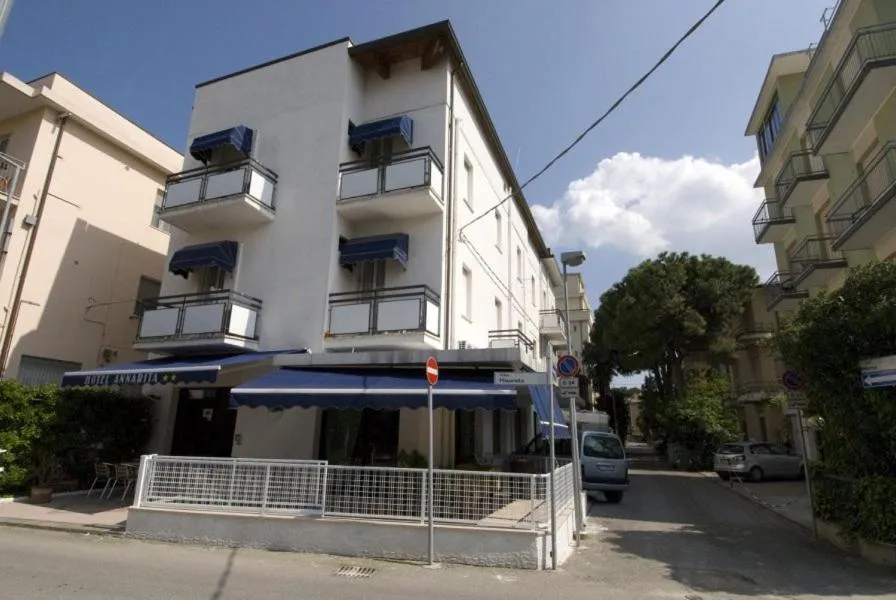 Hotel Annarita-mezza pensione plus- spiaggia inclusa