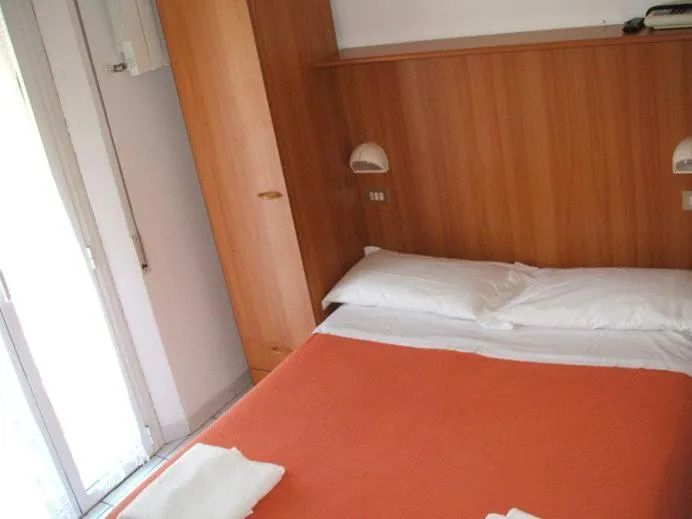 Hotel Annarita-mezza pensione plus- spiaggia inclusa