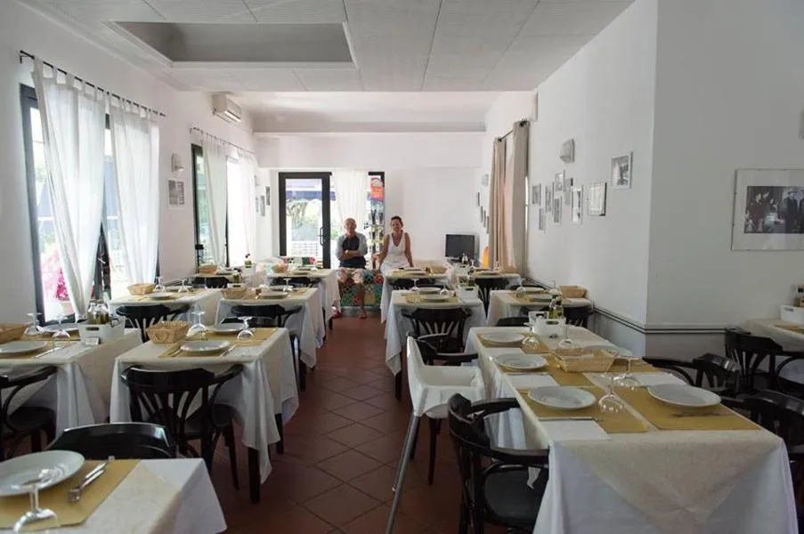 Hotel Annarita-mezza pensione plus- spiaggia inclusa