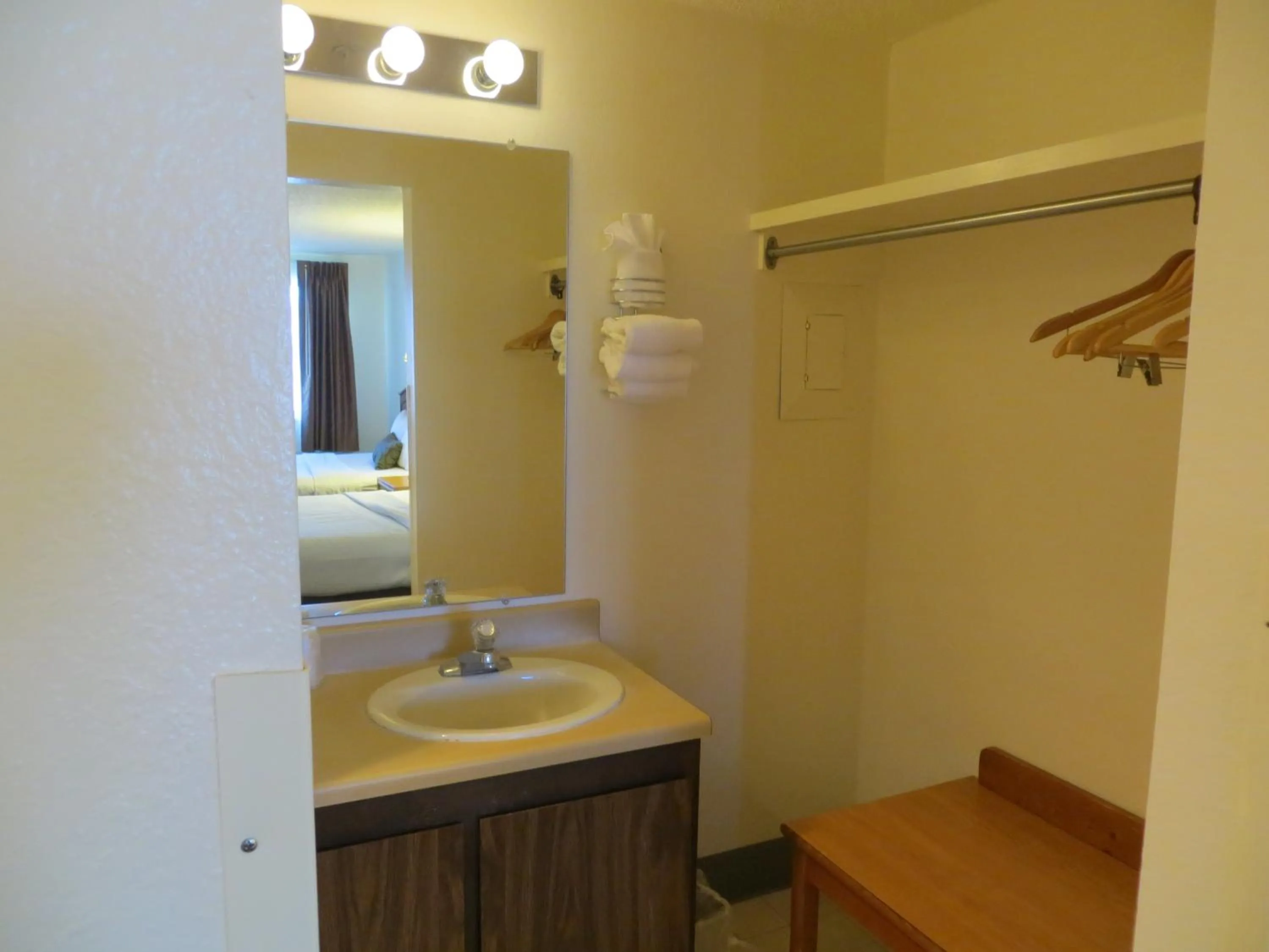 Bathroom in Bryce View Lodge Part of the Ruby's Inn Resort