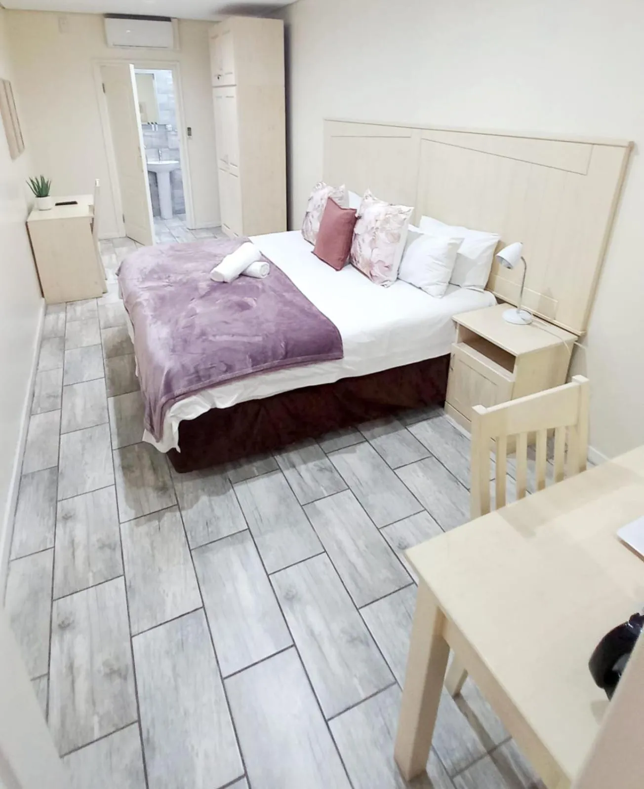 Bedroom, Bed in Midrand Conference Centre