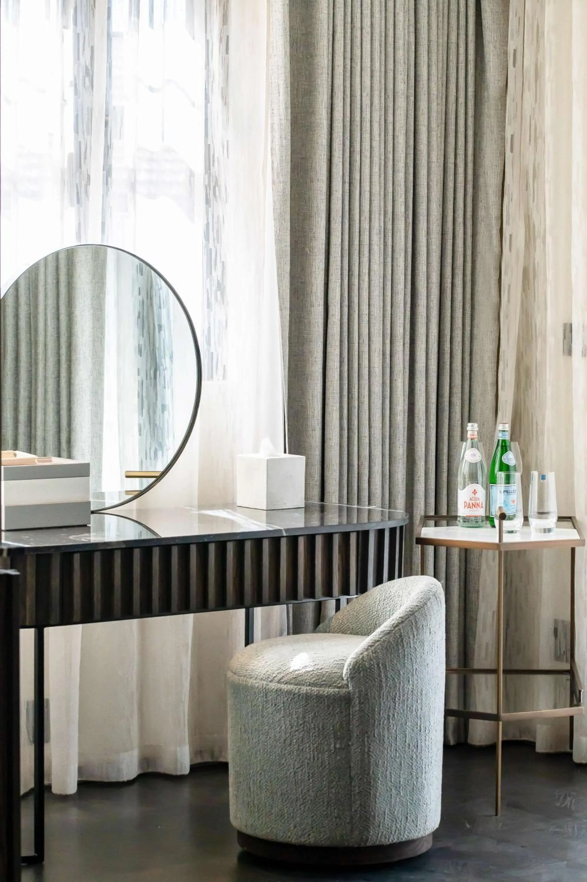 Photo of the whole room in The Winston Hotel