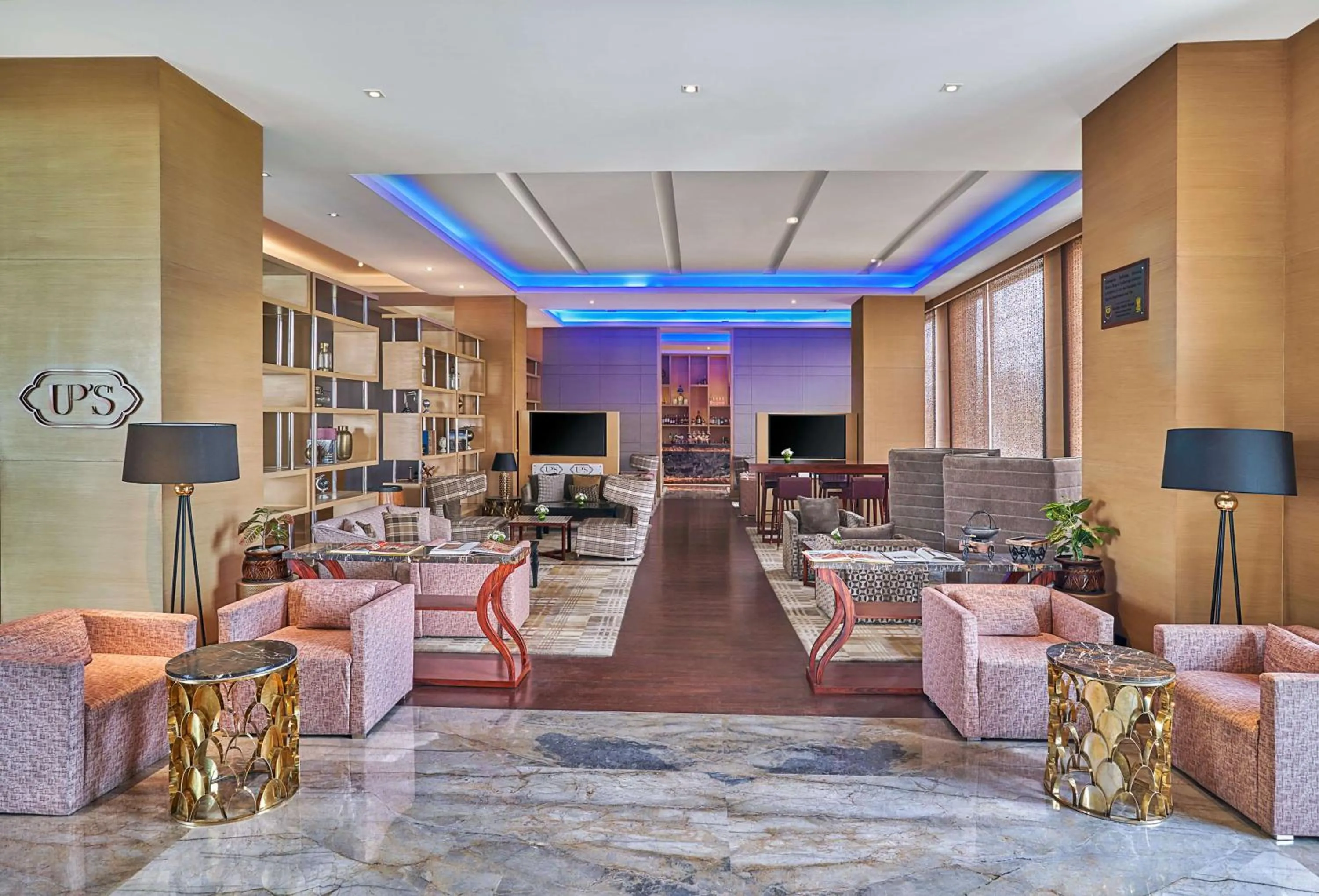 Lounge or bar in Hyatt Regency Lucknow Gomti Nagar