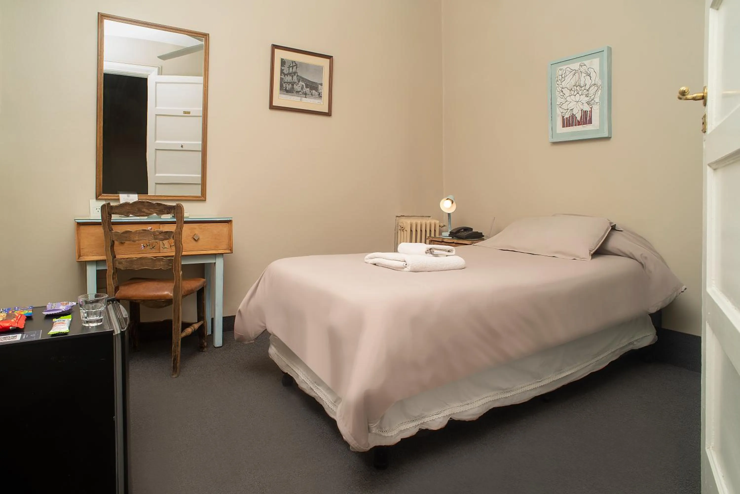 Bed in Hotel Colonial Salta