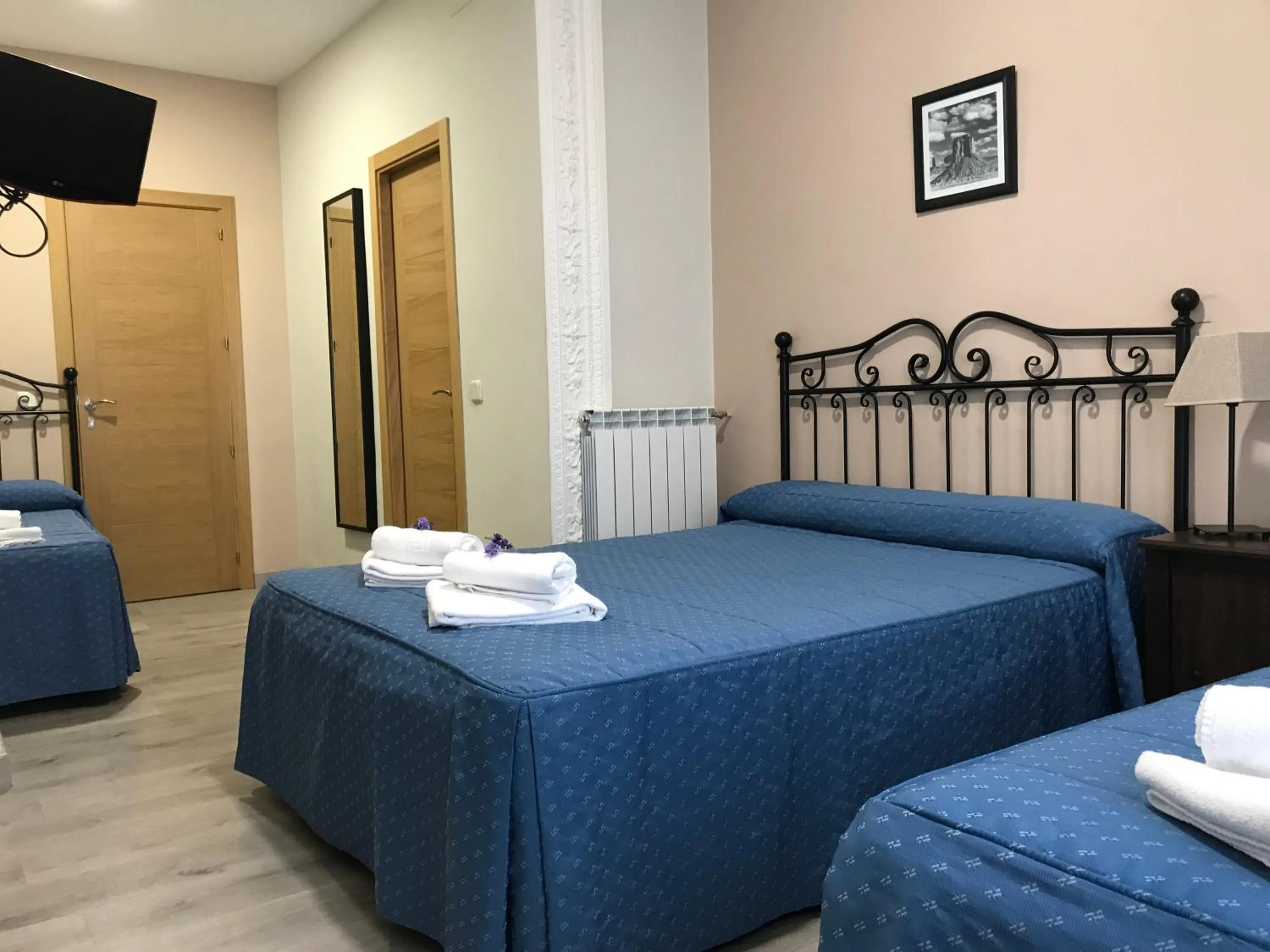 Bedroom, Bed in Hostal El Pilar