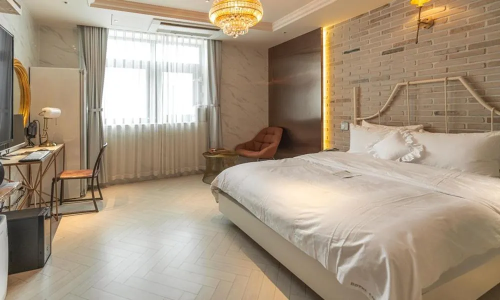 Bed in Daegu February Hotel Dongseongro