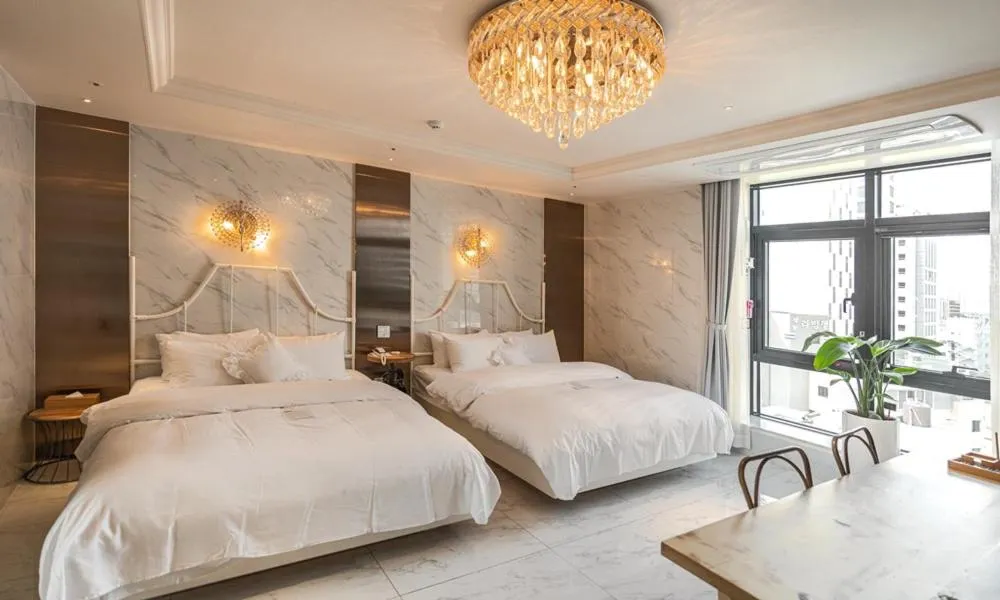 Bed in Daegu February Hotel Dongseongro