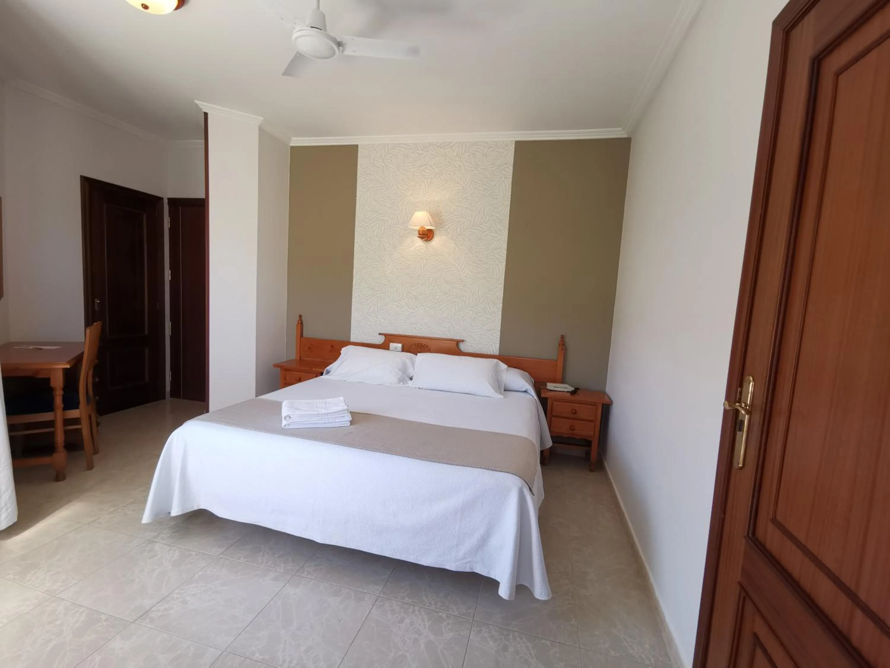 Photo of the whole room in Hotel Mar Azul