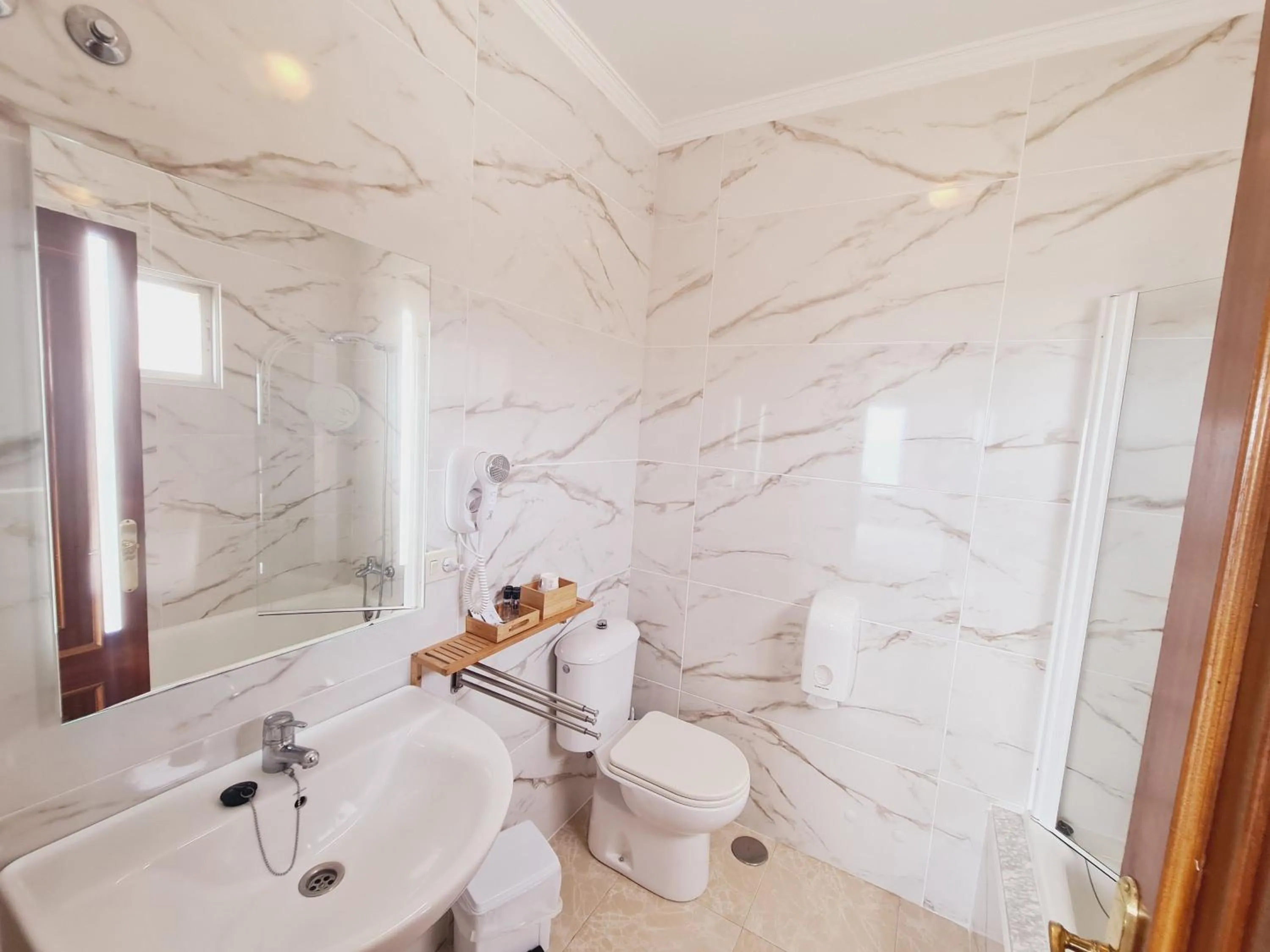 Bathroom in Hotel Mar Azul