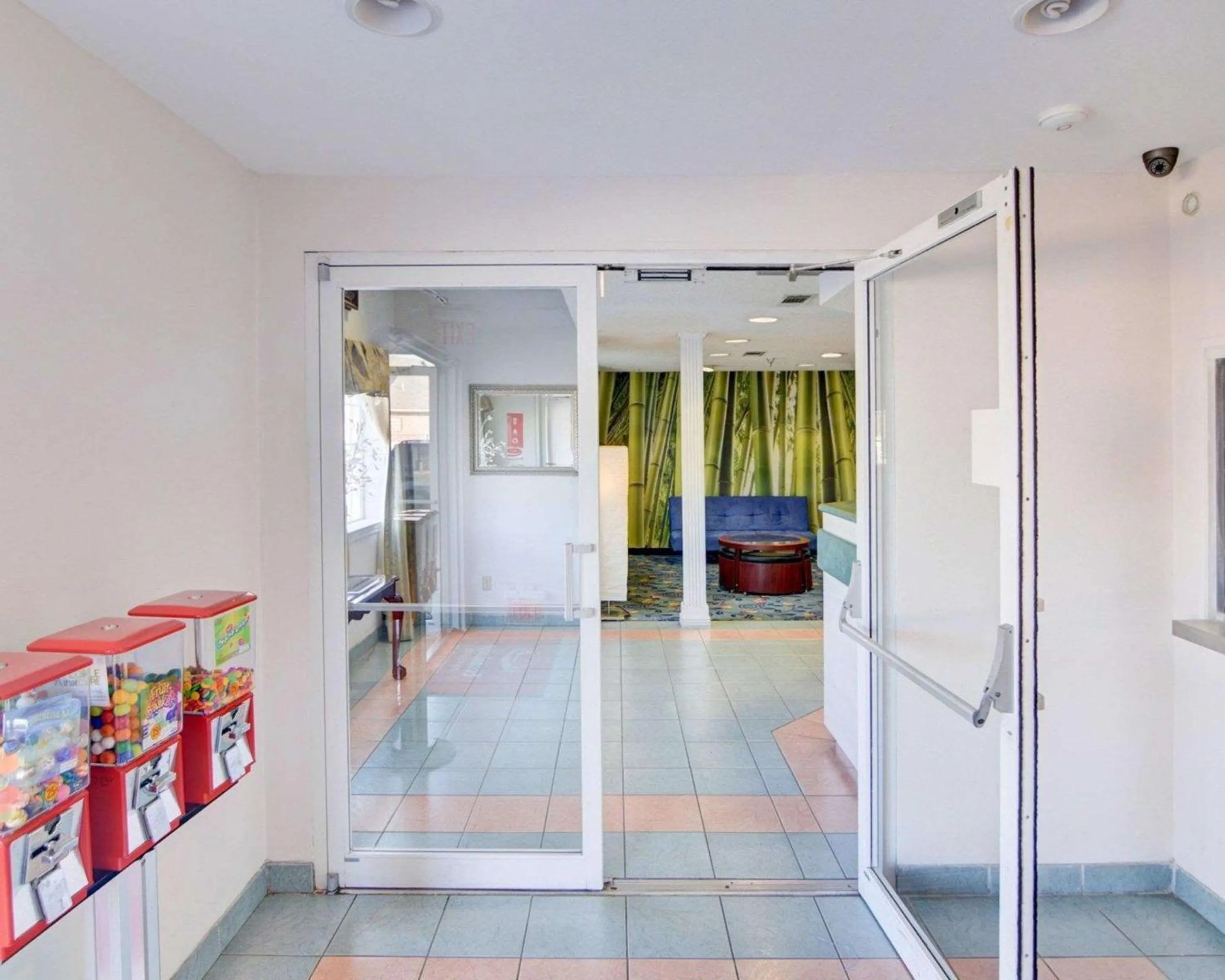 Lobby or reception in Rodeway Inn & Suites Lewisville I-35