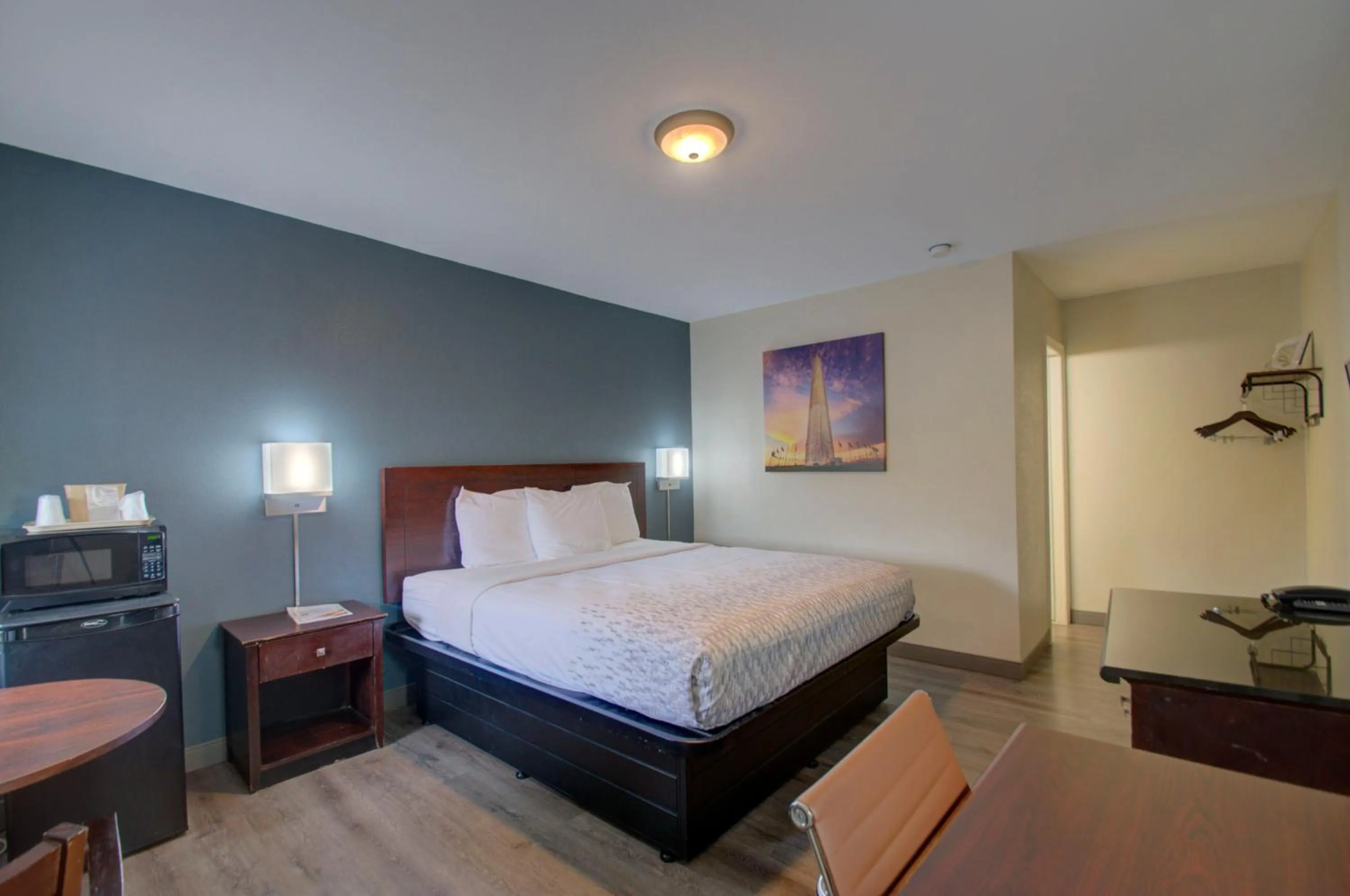 Bed in Budget Inn Falls Church