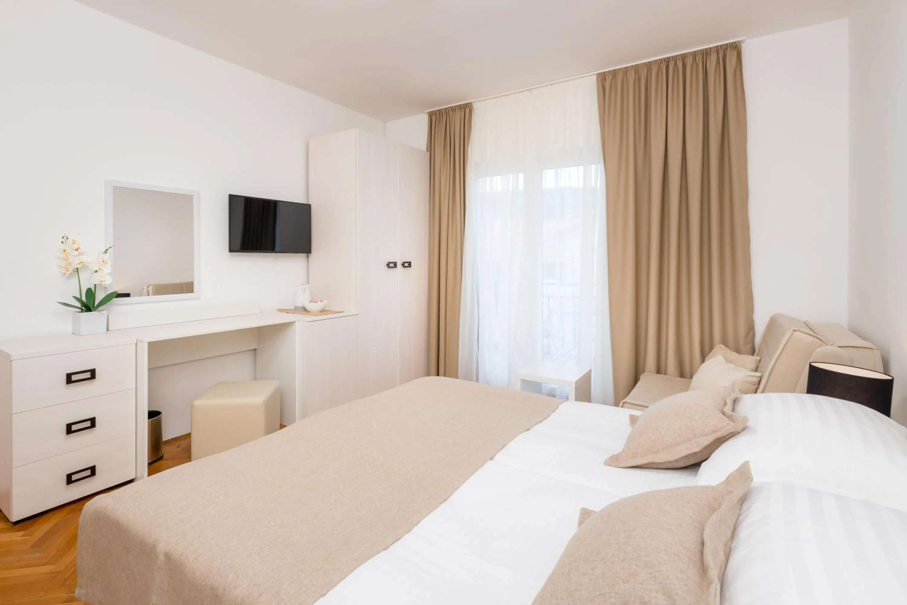 Photo of the whole room, Bed in B&B Aurora