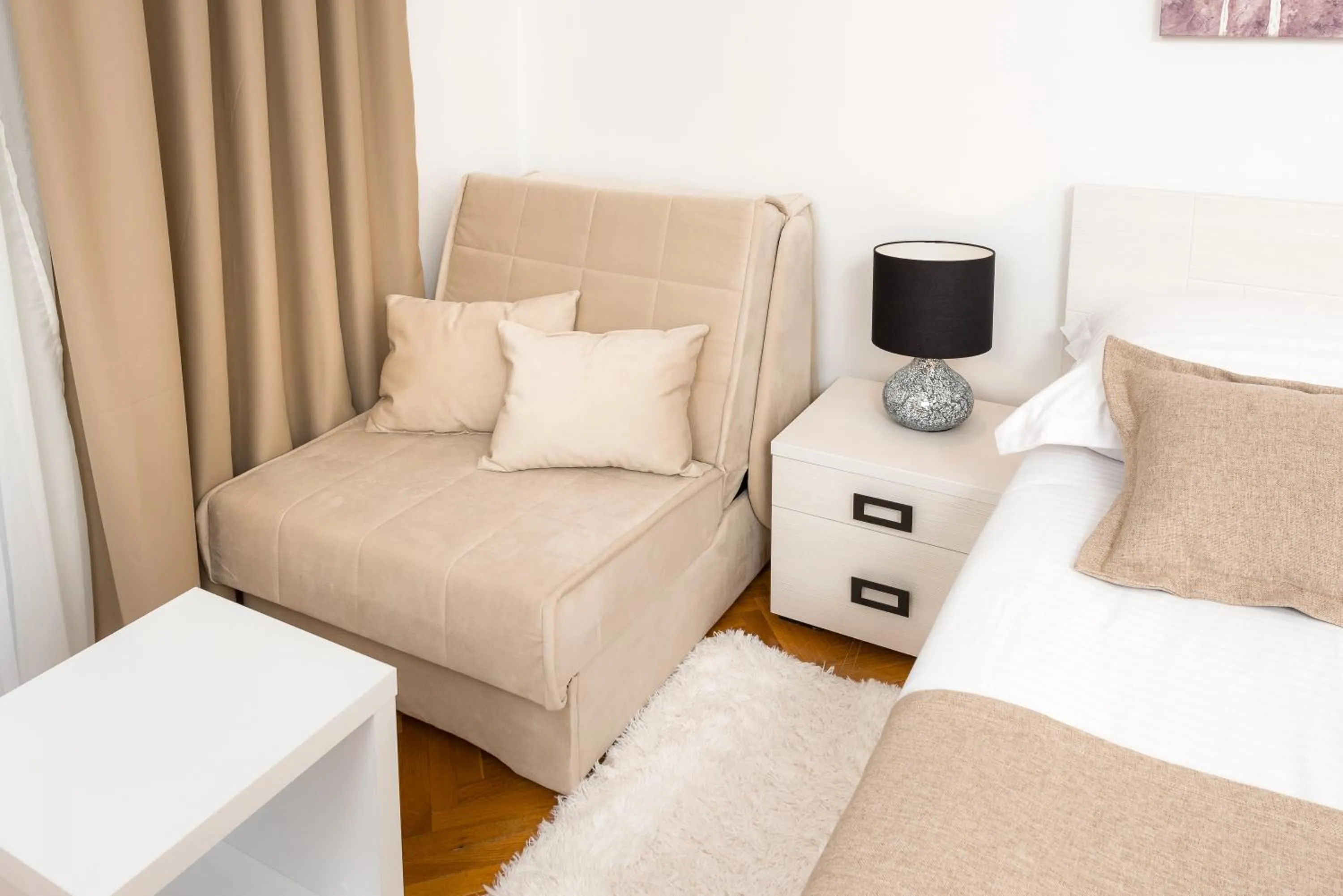 Decorative detail, Bed in B&B Aurora