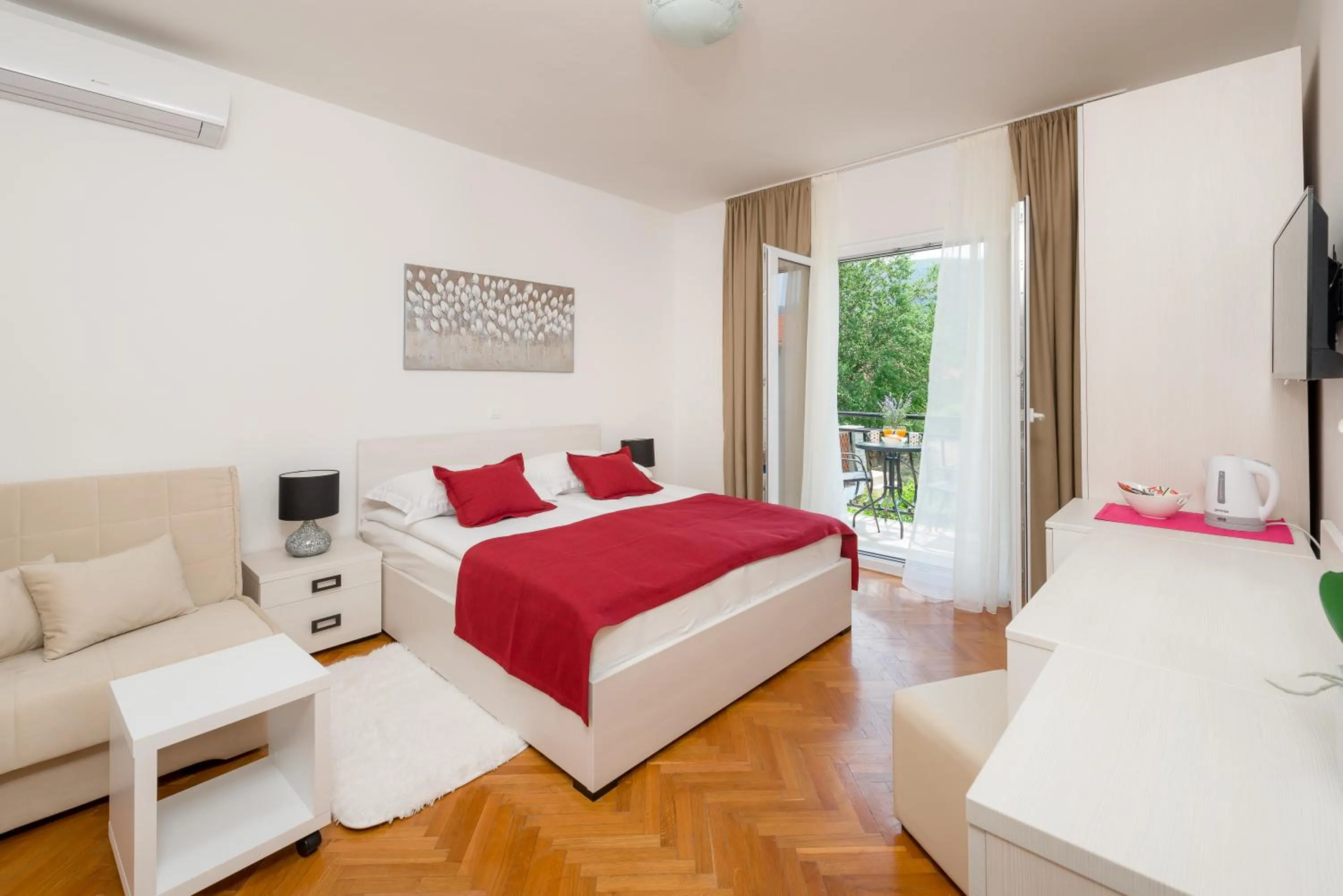 Photo of the whole room, Bed in B&B Aurora