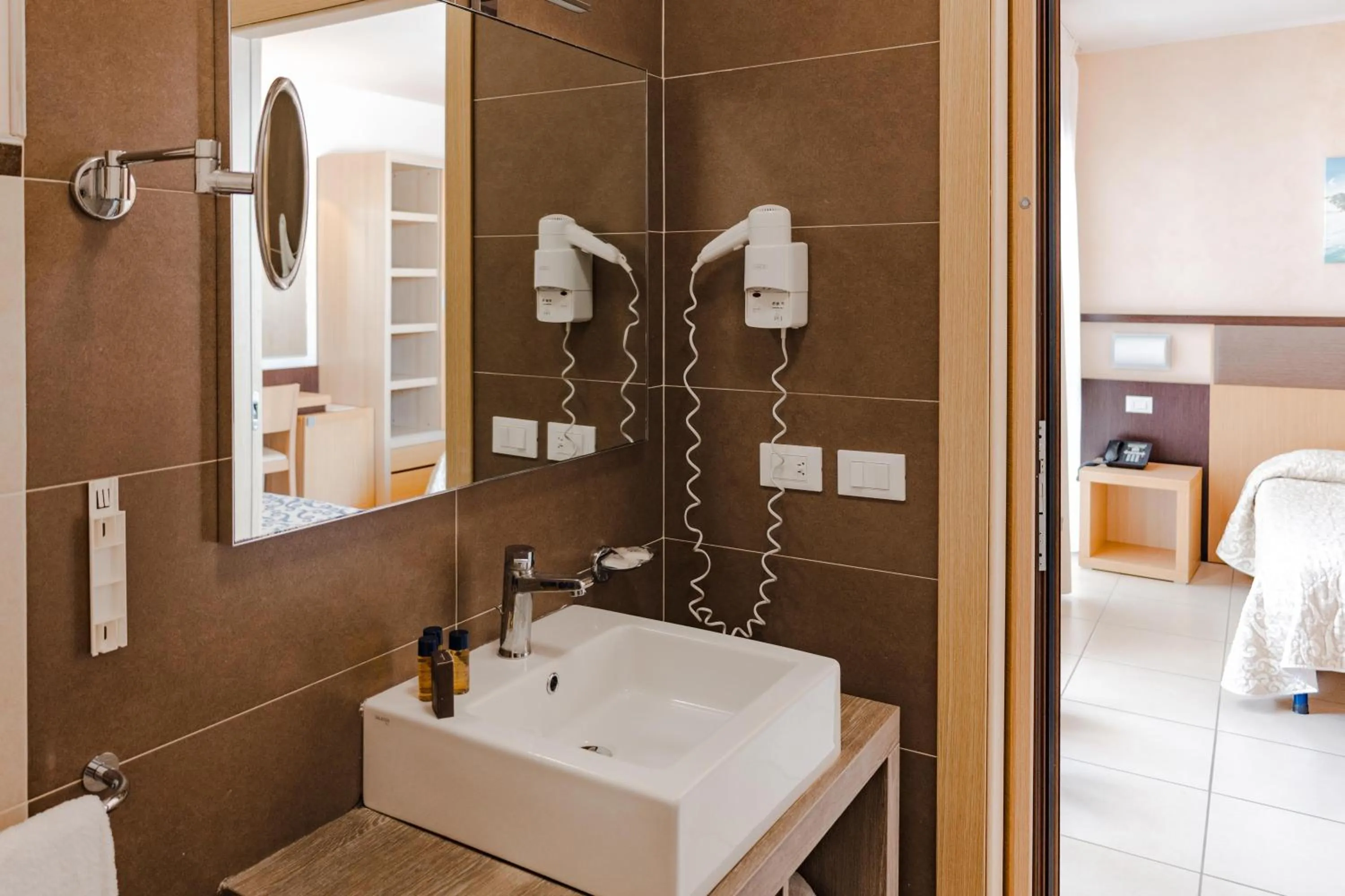 Bathroom in Riva Marina Resort - CDSHotels