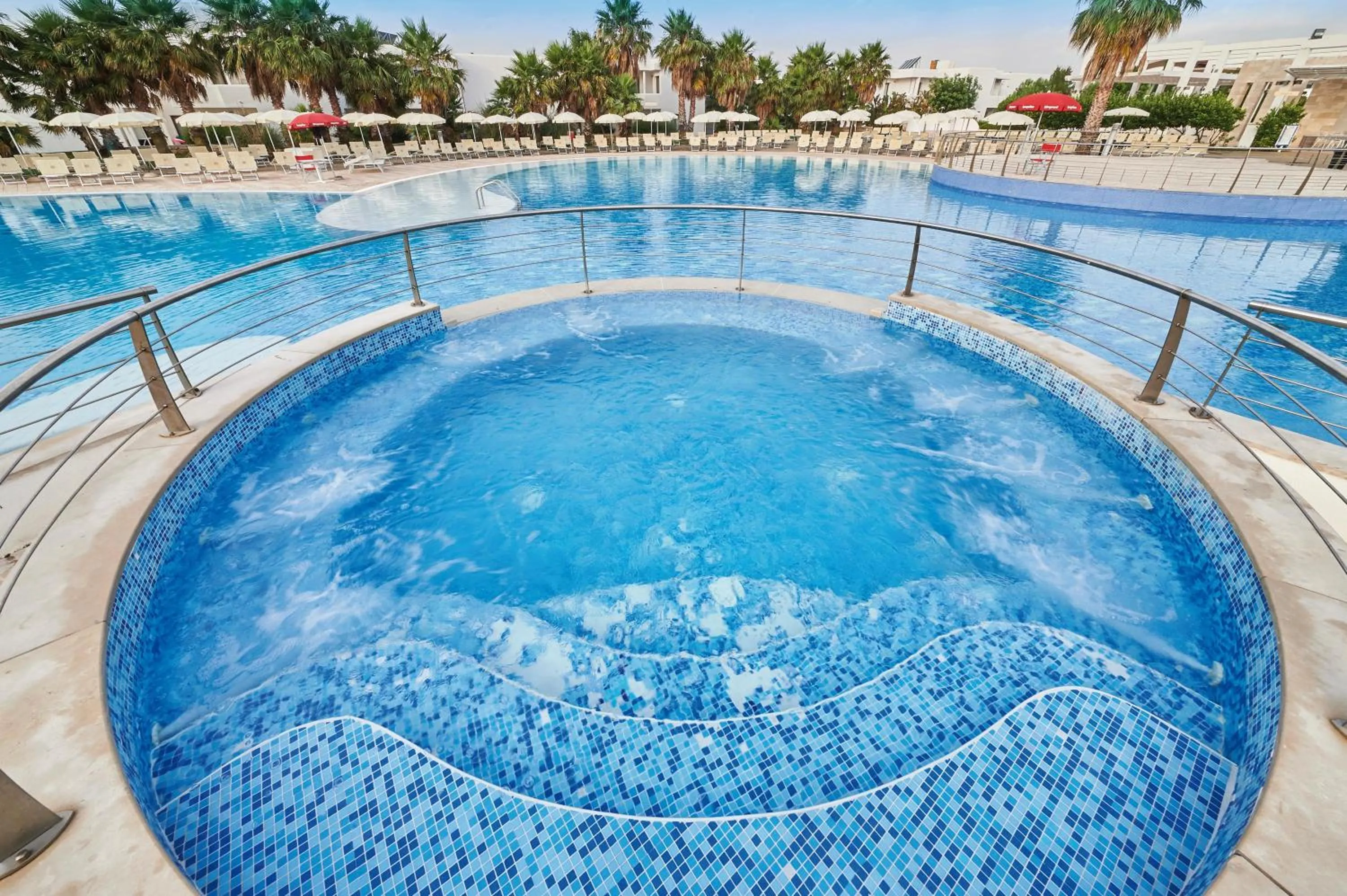 Swimming pool in Riva Marina Resort - CDSHotels