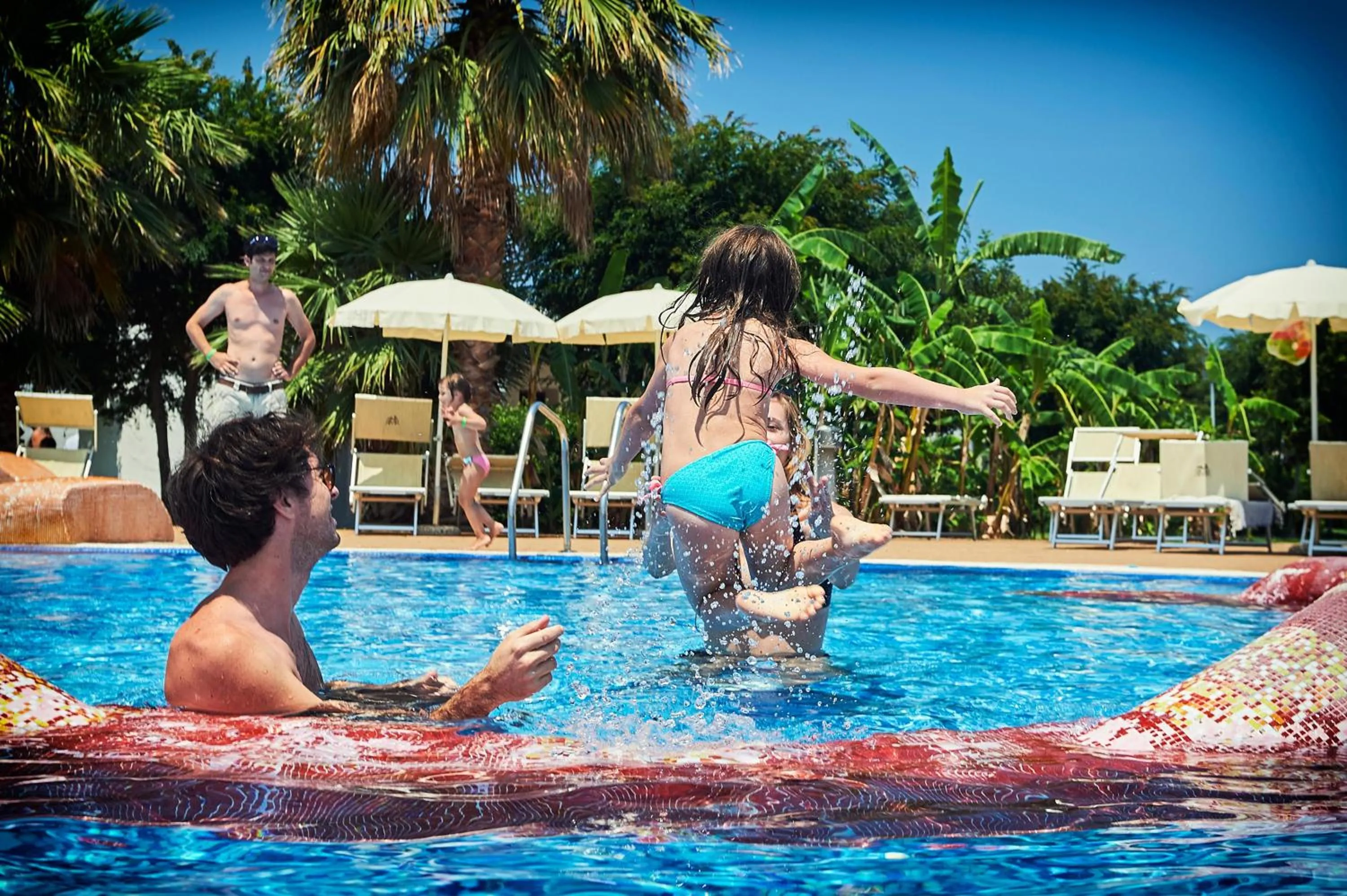 Swimming pool in Riva Marina Resort - CDSHotels