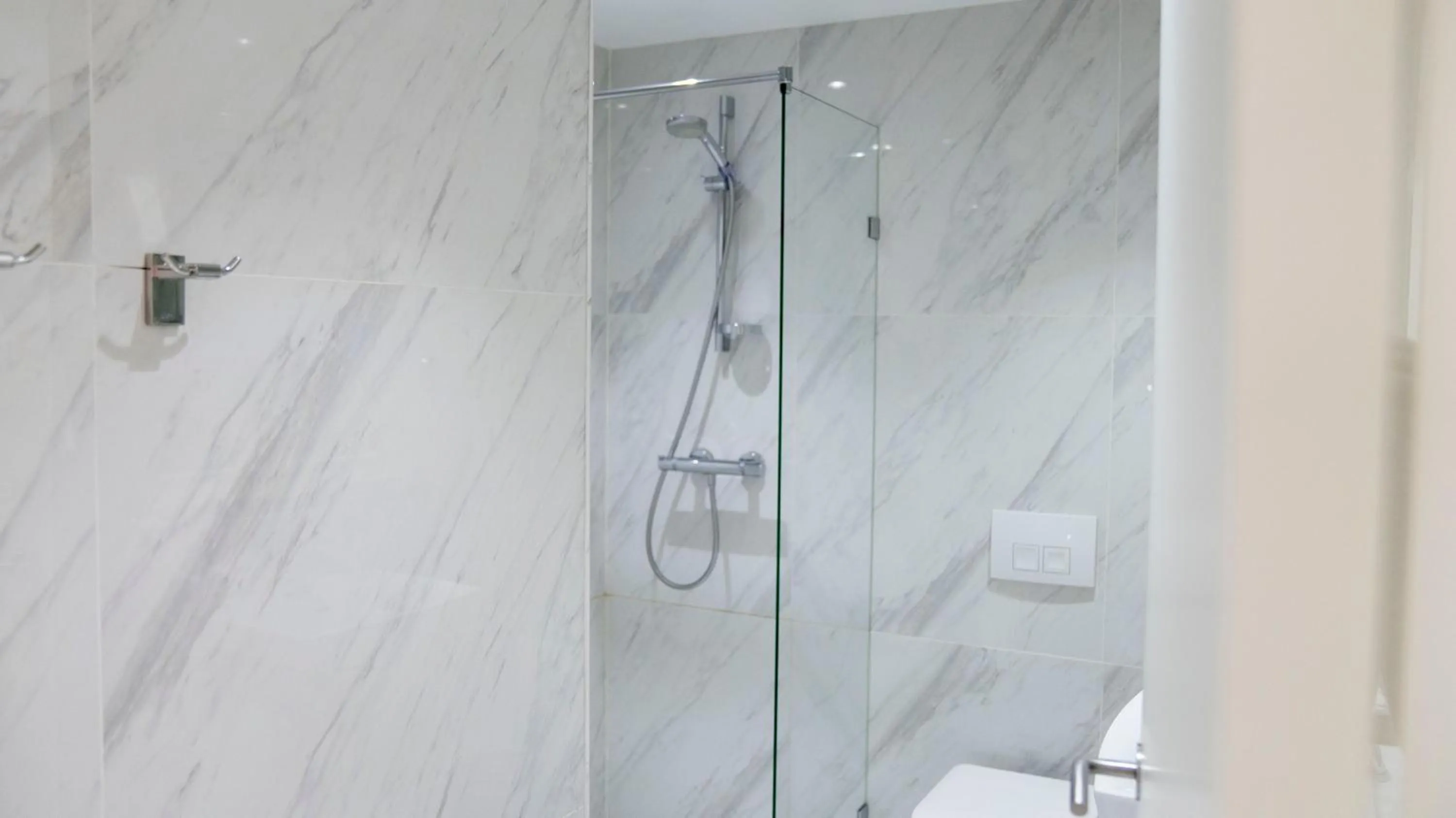 Shower in A Hotels Glostrup