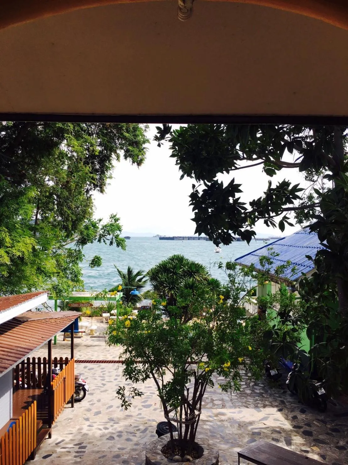 Rubtawan Sichang Resort