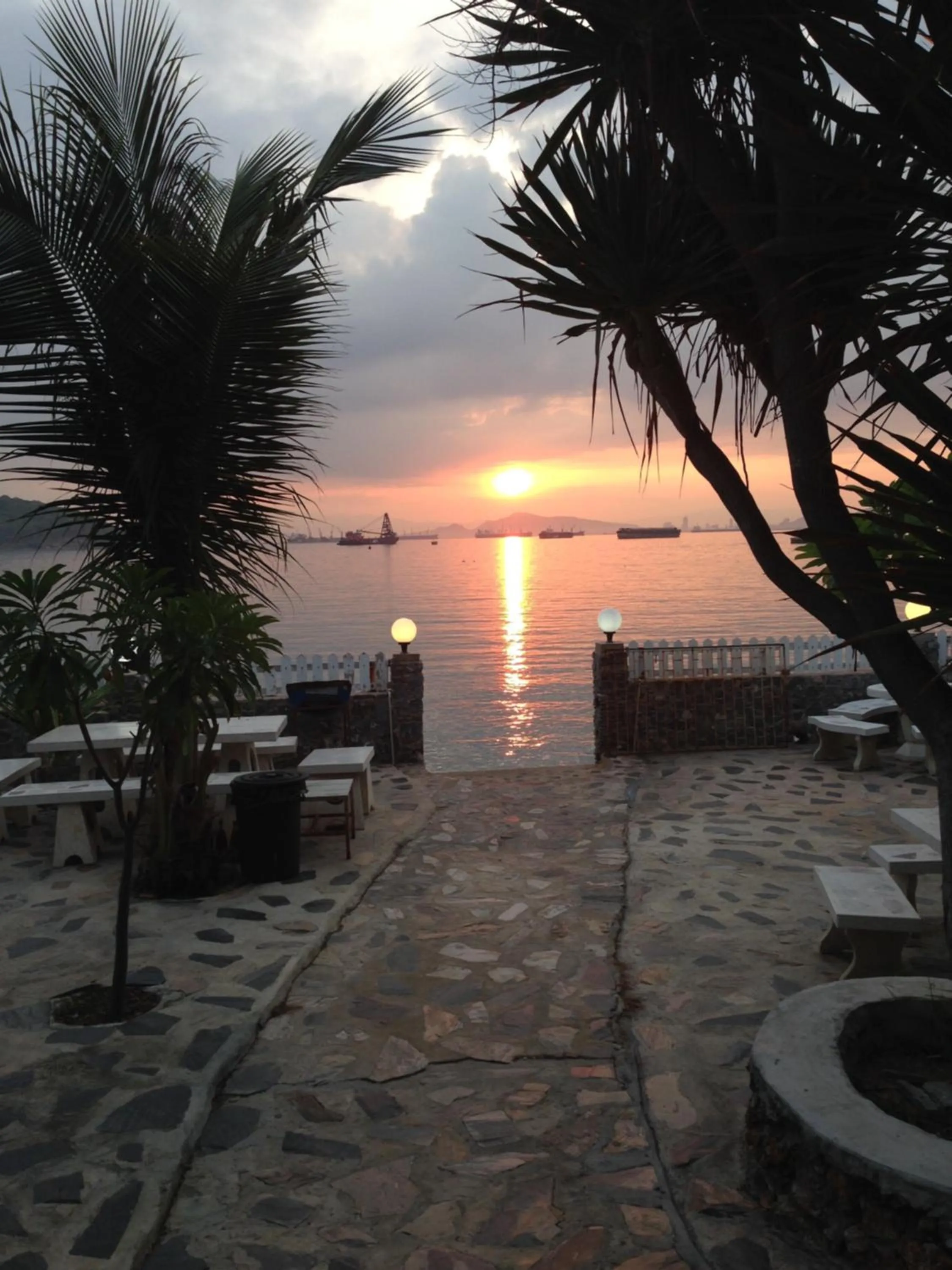 Rubtawan Sichang Resort