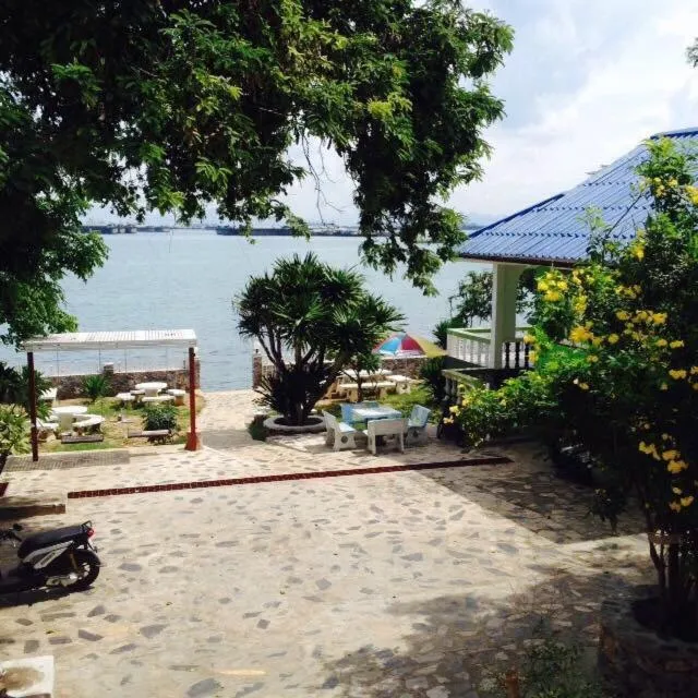 Rubtawan Sichang Resort