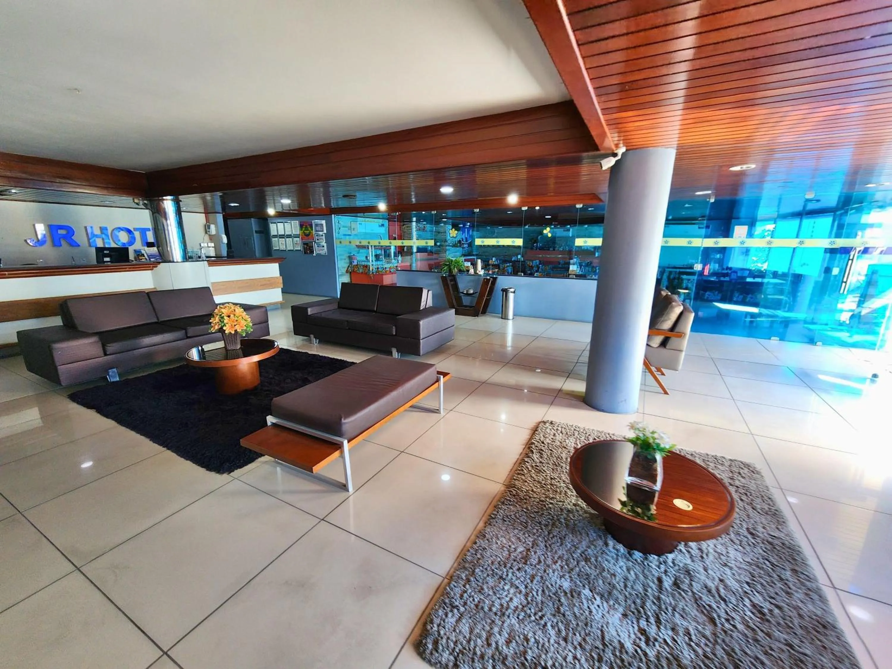 Communal lounge/ TV room in JR Hotel