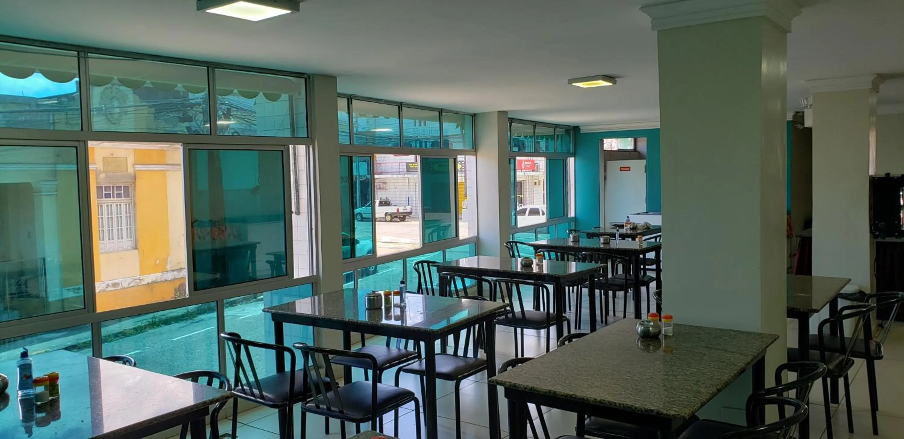 Buffet breakfast in Guarany Hotel Express