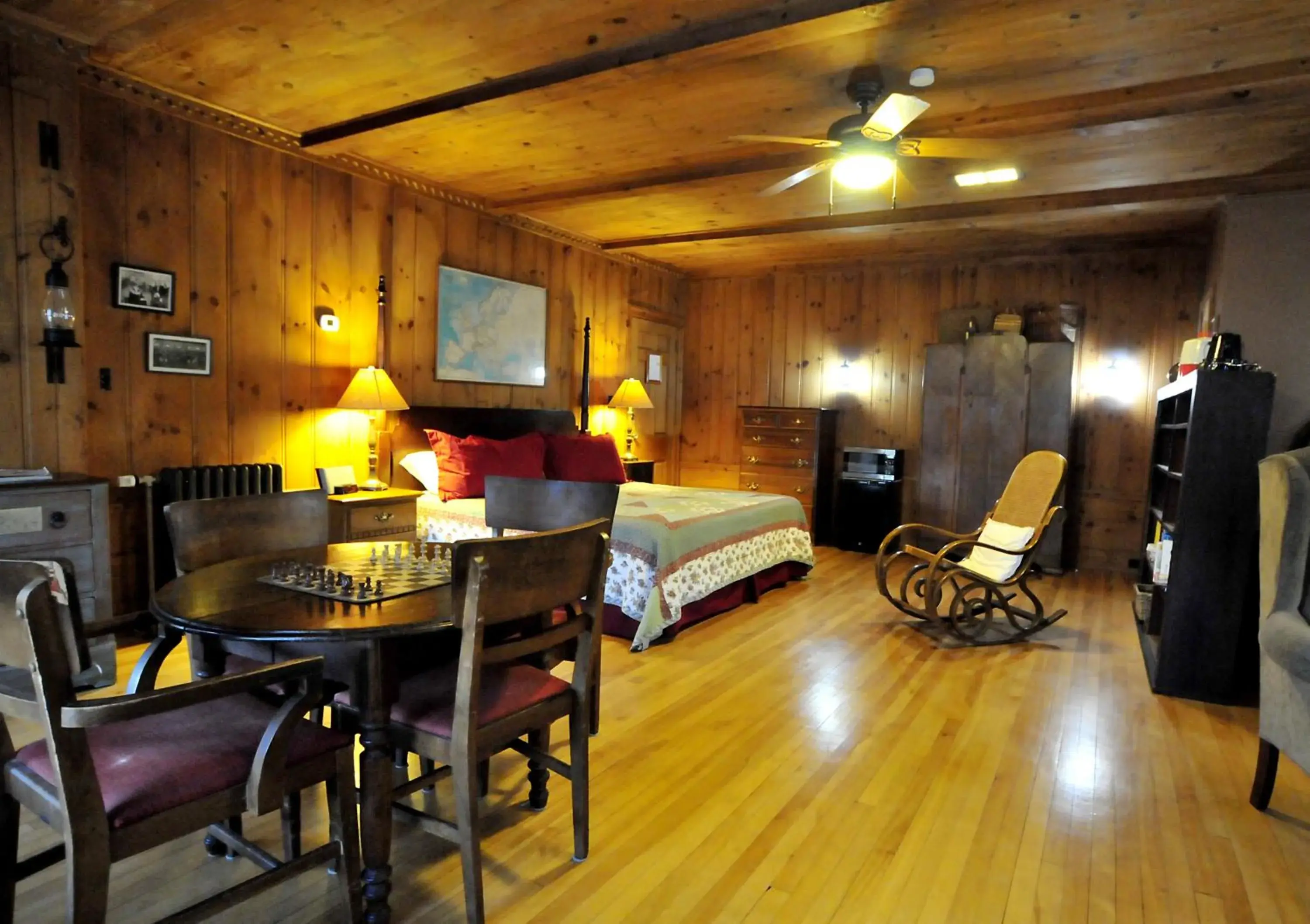 Deluxe King Room in The Brewster Inn Deluxe King Room in The Brewster Inn