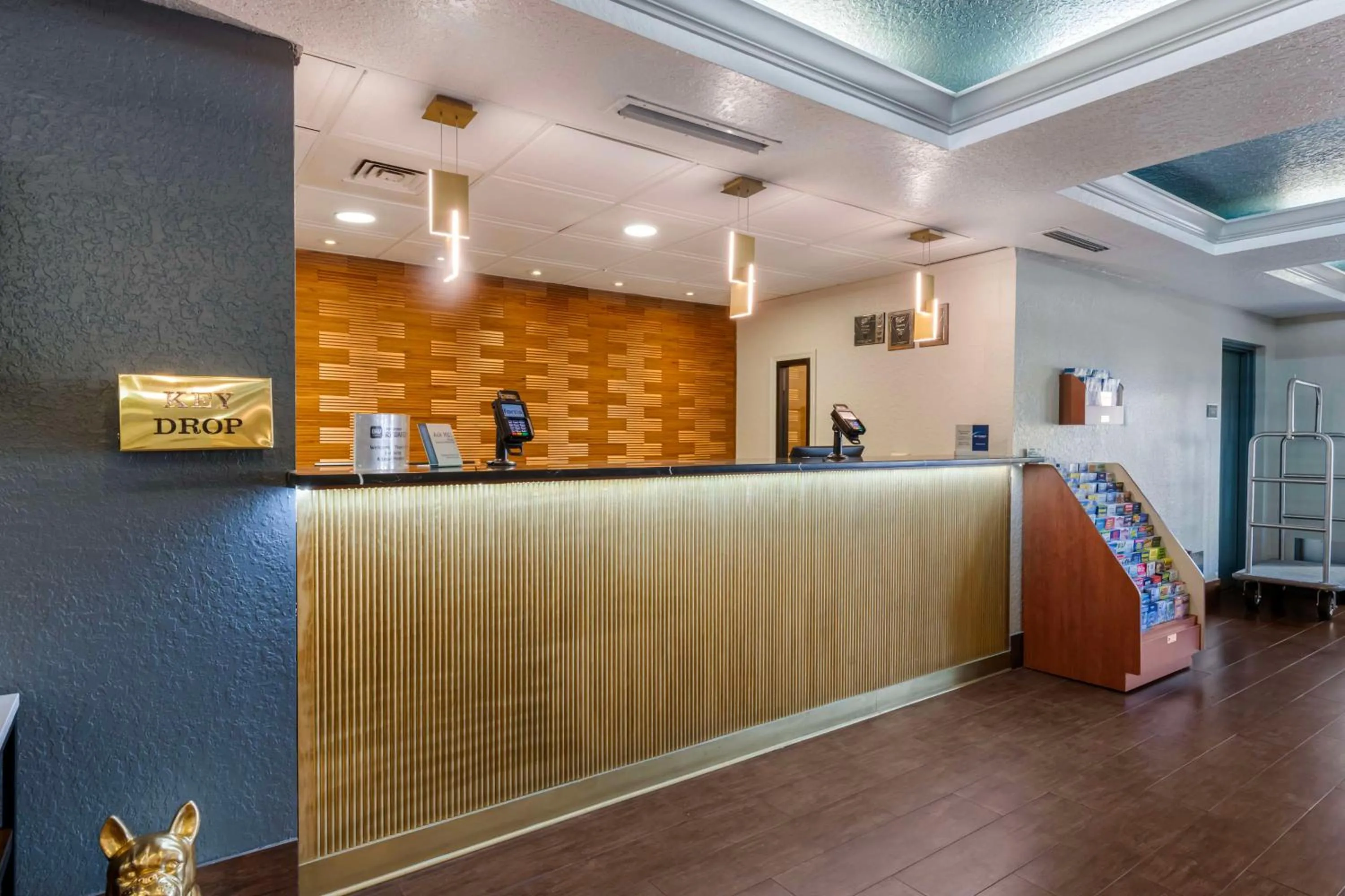 Lobby or reception in Best Western Plus Universal Inn - Free Shuttle to Universal Studios!