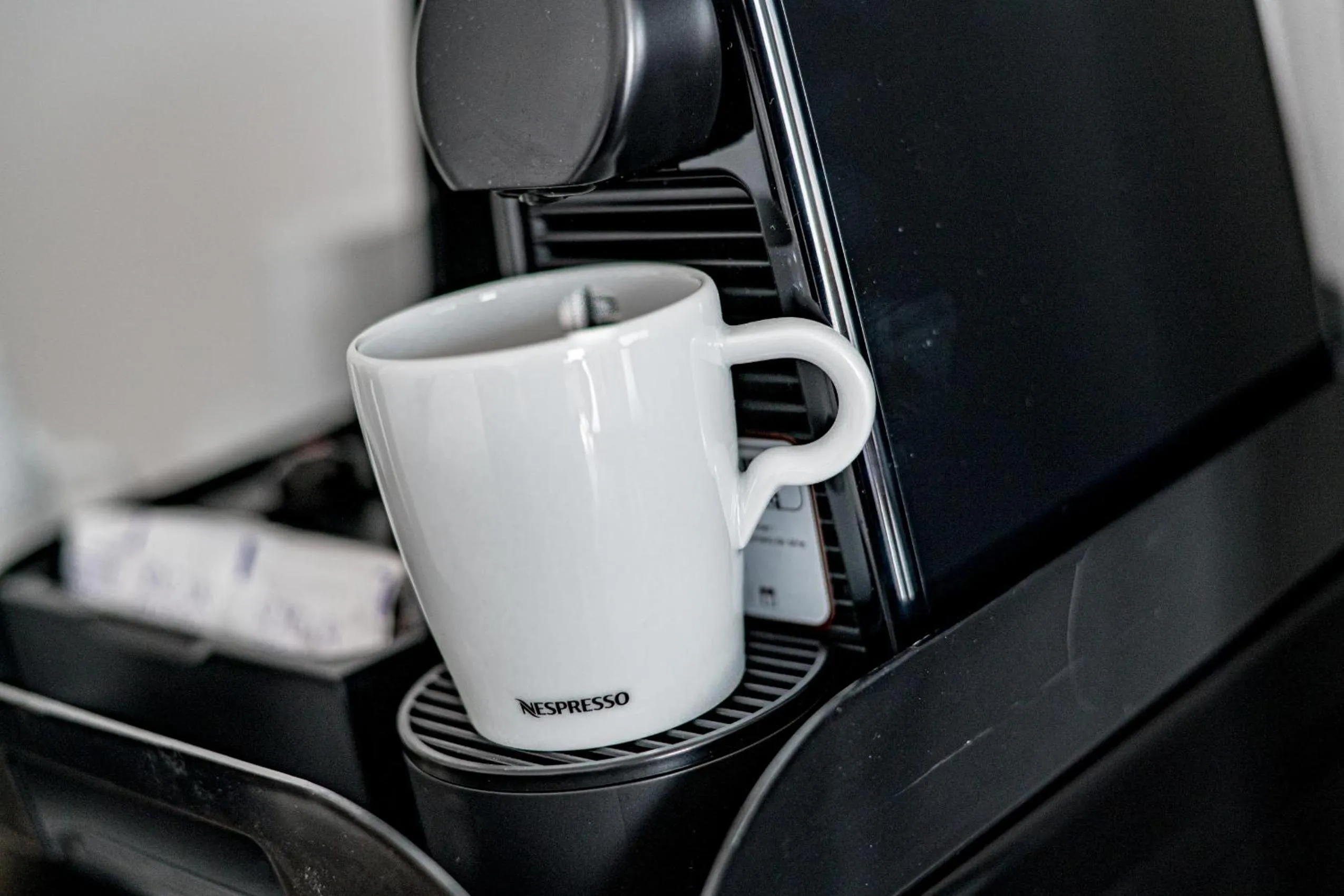 Coffee/tea facilities in Strata Hotel