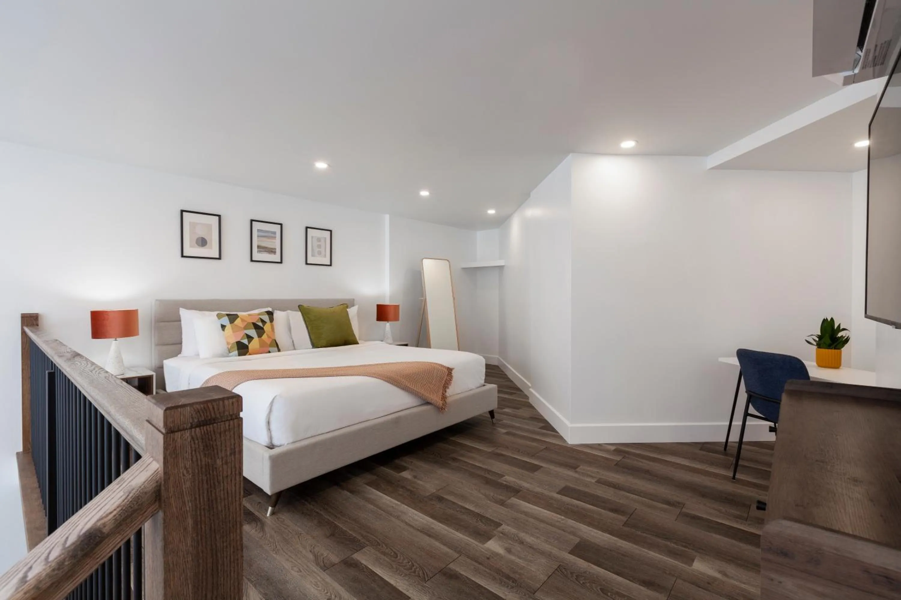 Bedroom, Bed in Strata Hotel