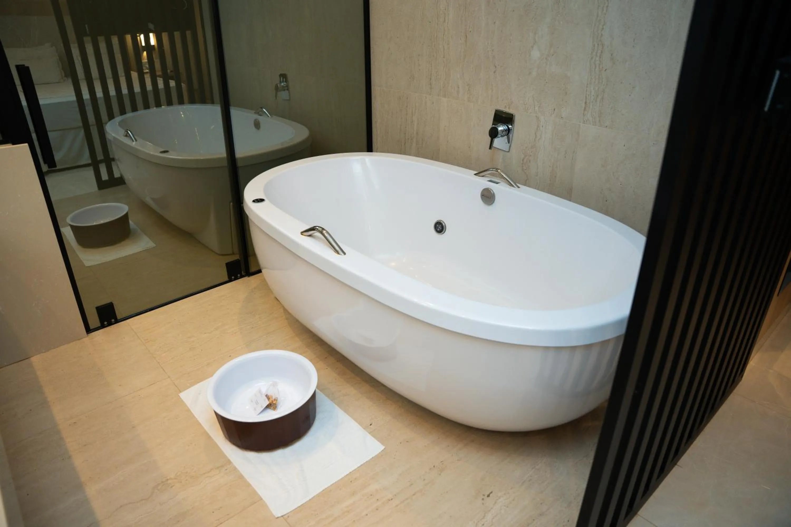 Bath in Nadai Confort Hotel e Spa