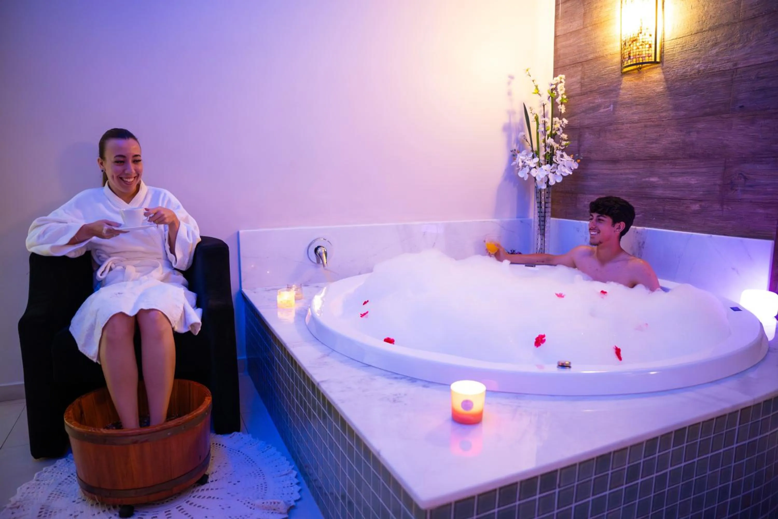 Hot Tub in Nadai Confort Hotel e Spa