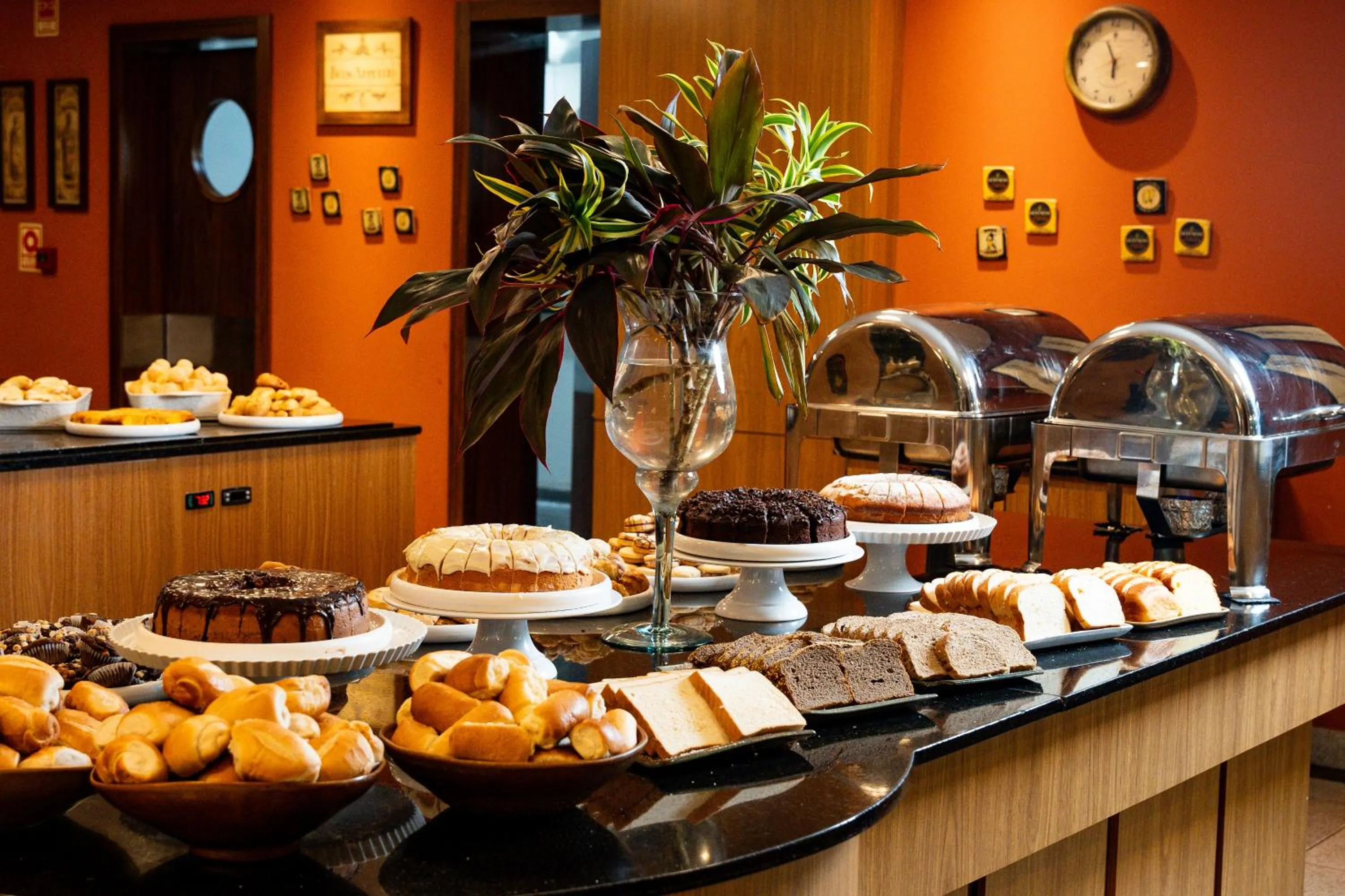 Food and drinks in Nadai Confort Hotel e Spa