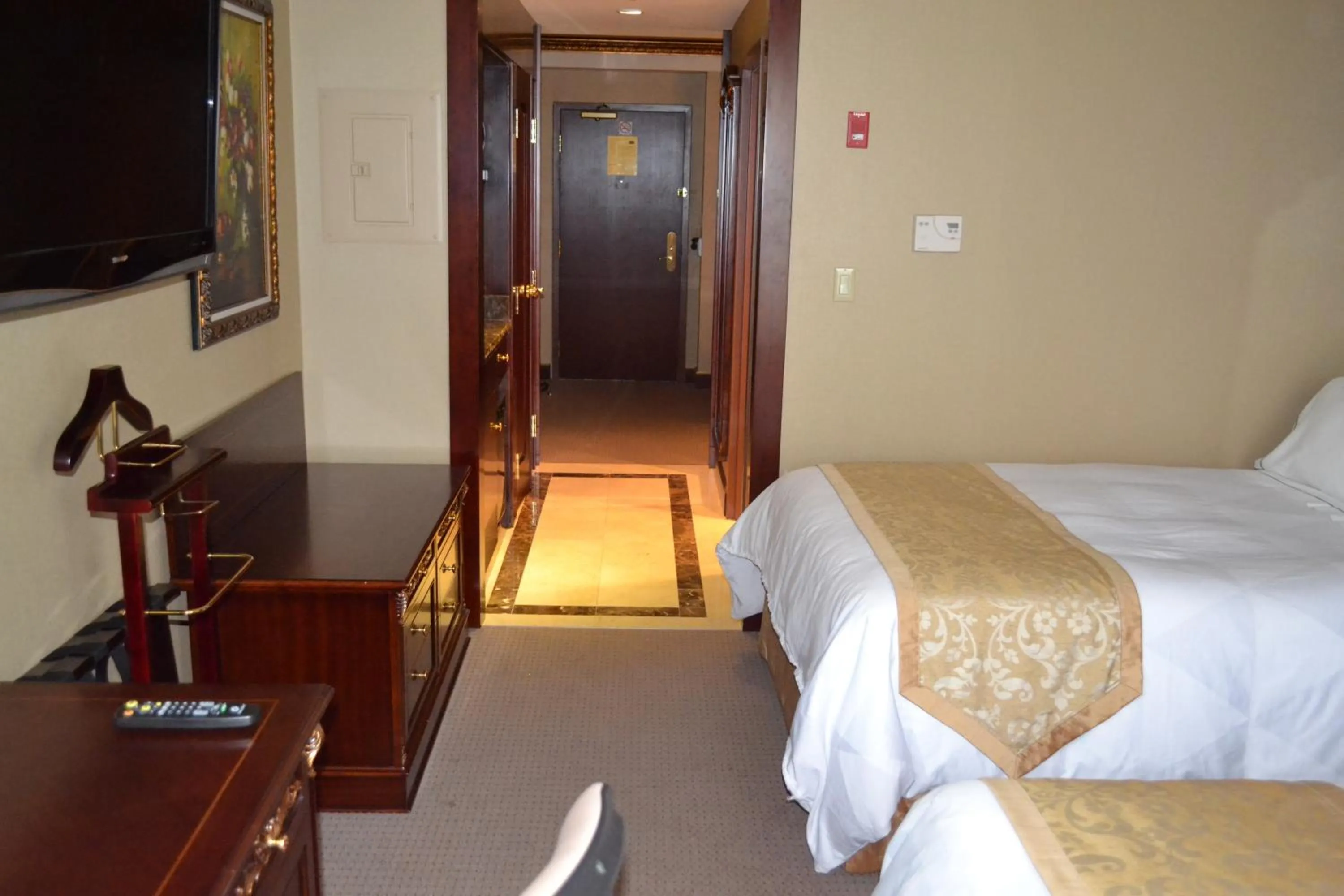 Bed in Radisson Hotel Toronto Airport West