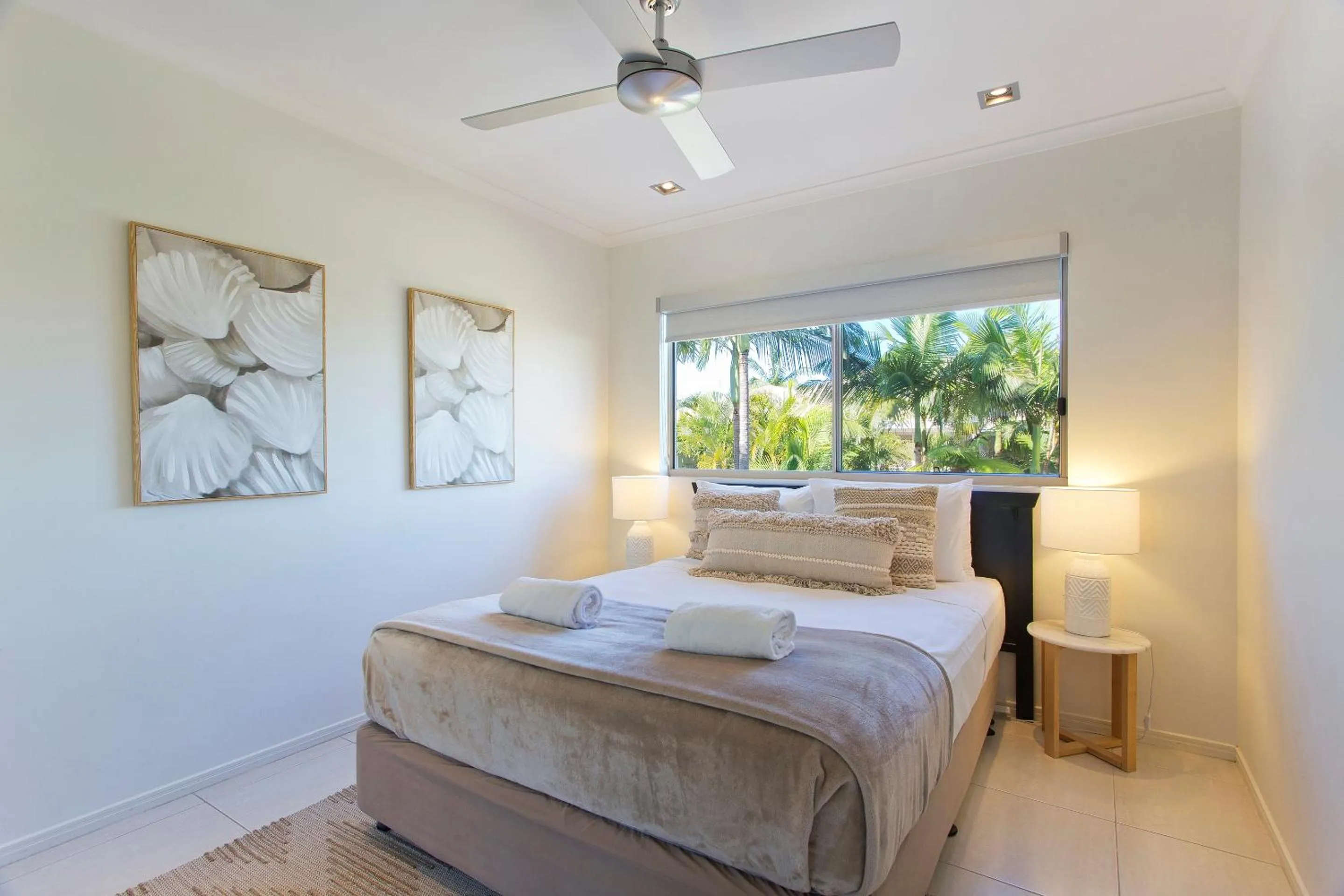 Bedroom, Bed in Offshore Noosa Resort