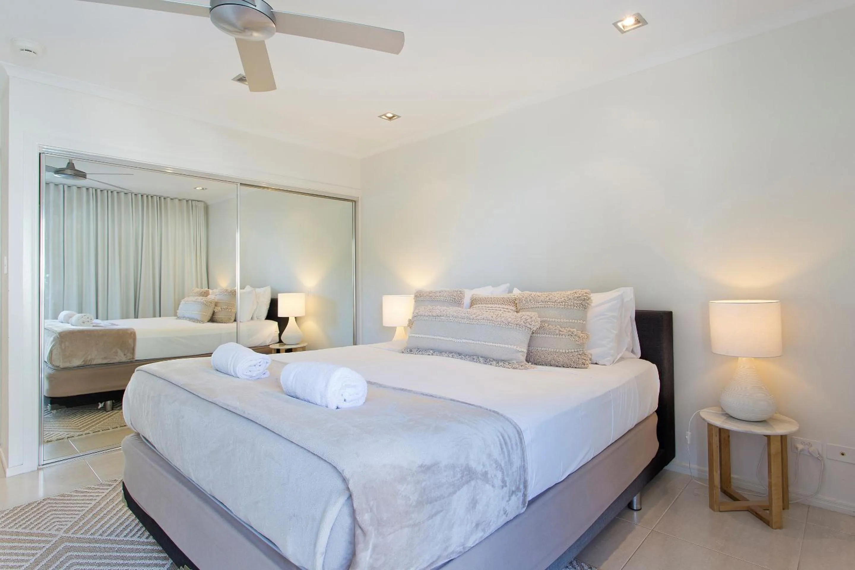 Bedroom, Bed in Offshore Noosa Resort