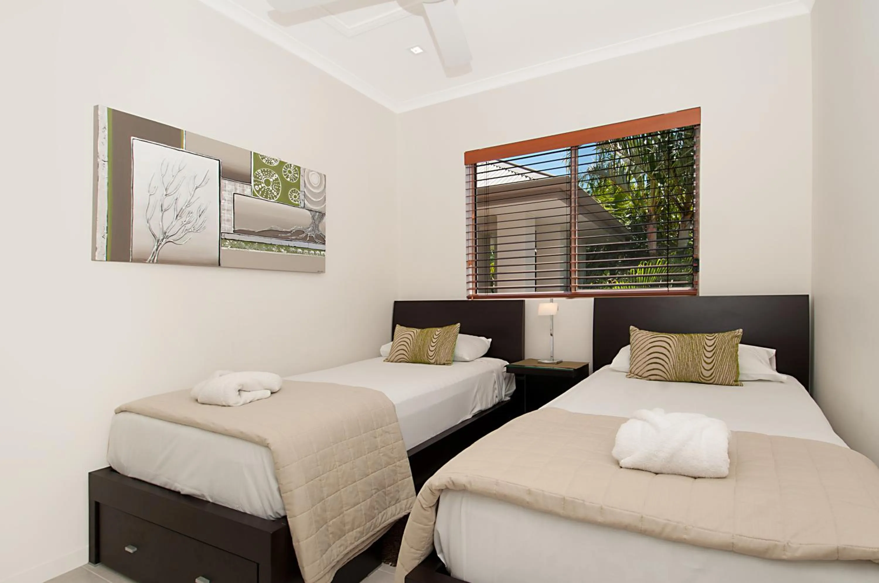 Bedroom, Bed in Offshore Noosa Resort