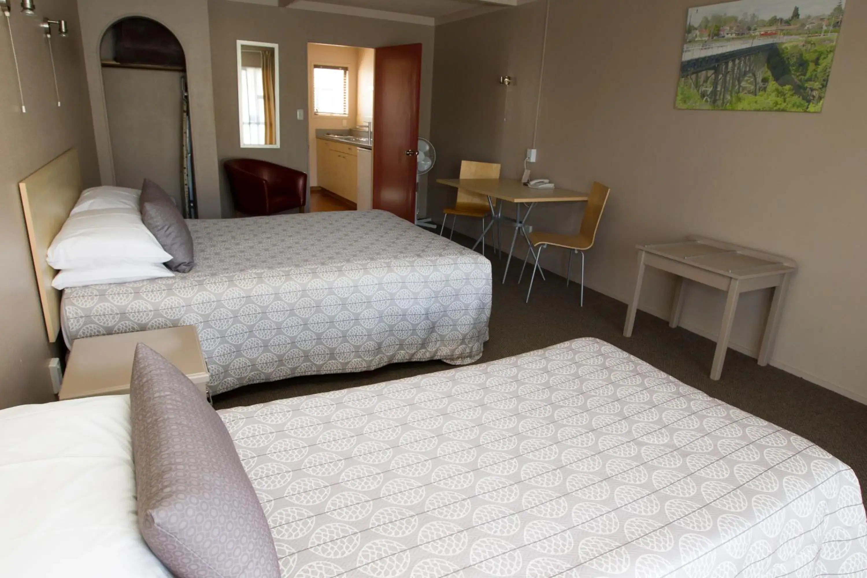 Twin Share Studio in Aspen Manor Motel Twin Share Studio in Aspen Manor Motel