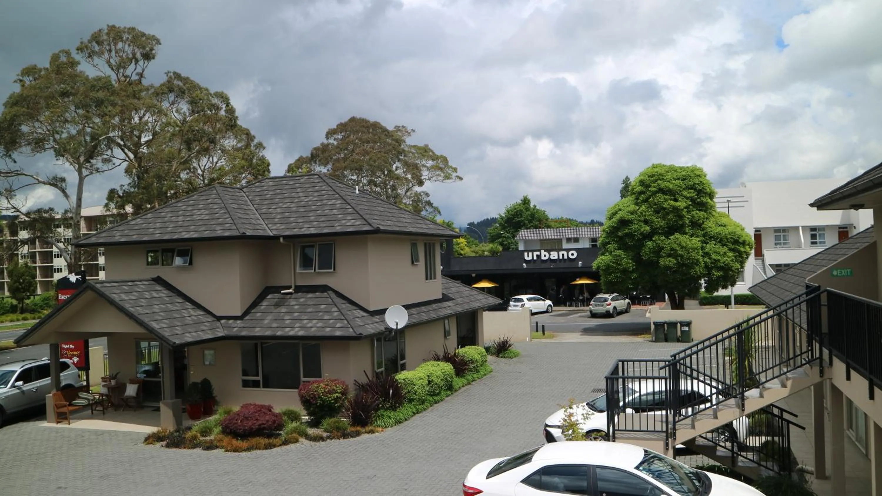 Neighbourhood in Executive On Fenton