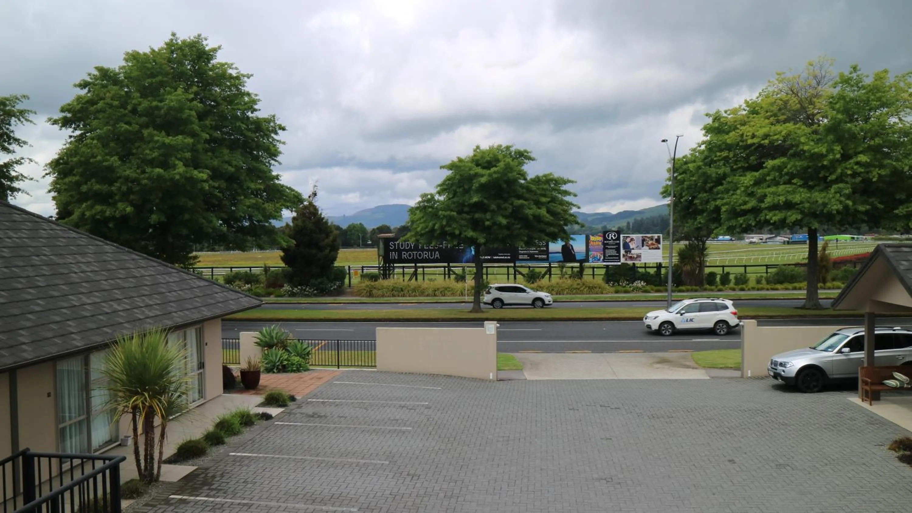 Street view in Executive On Fenton