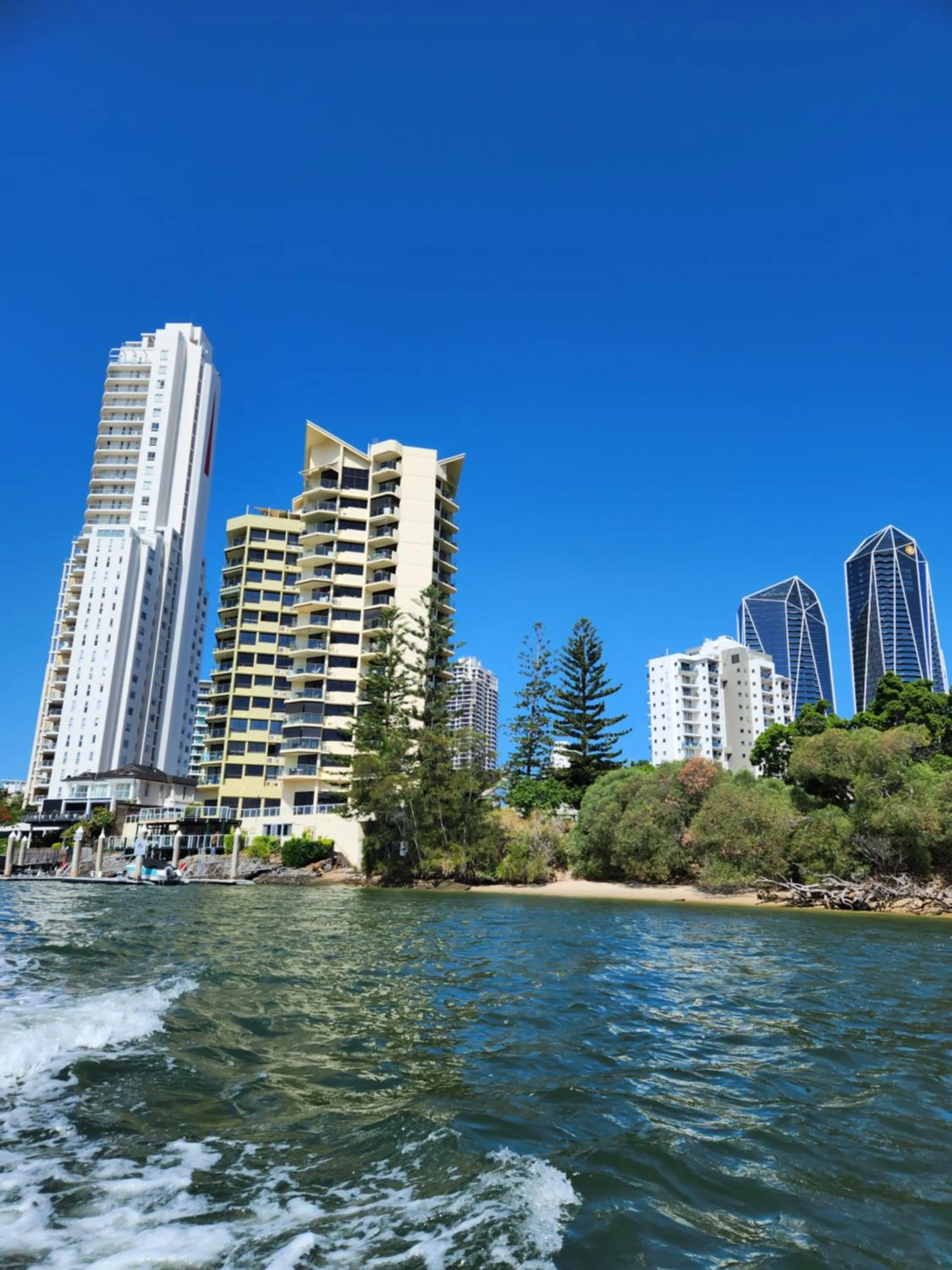 Surfers Hawaiian Holiday Apartments