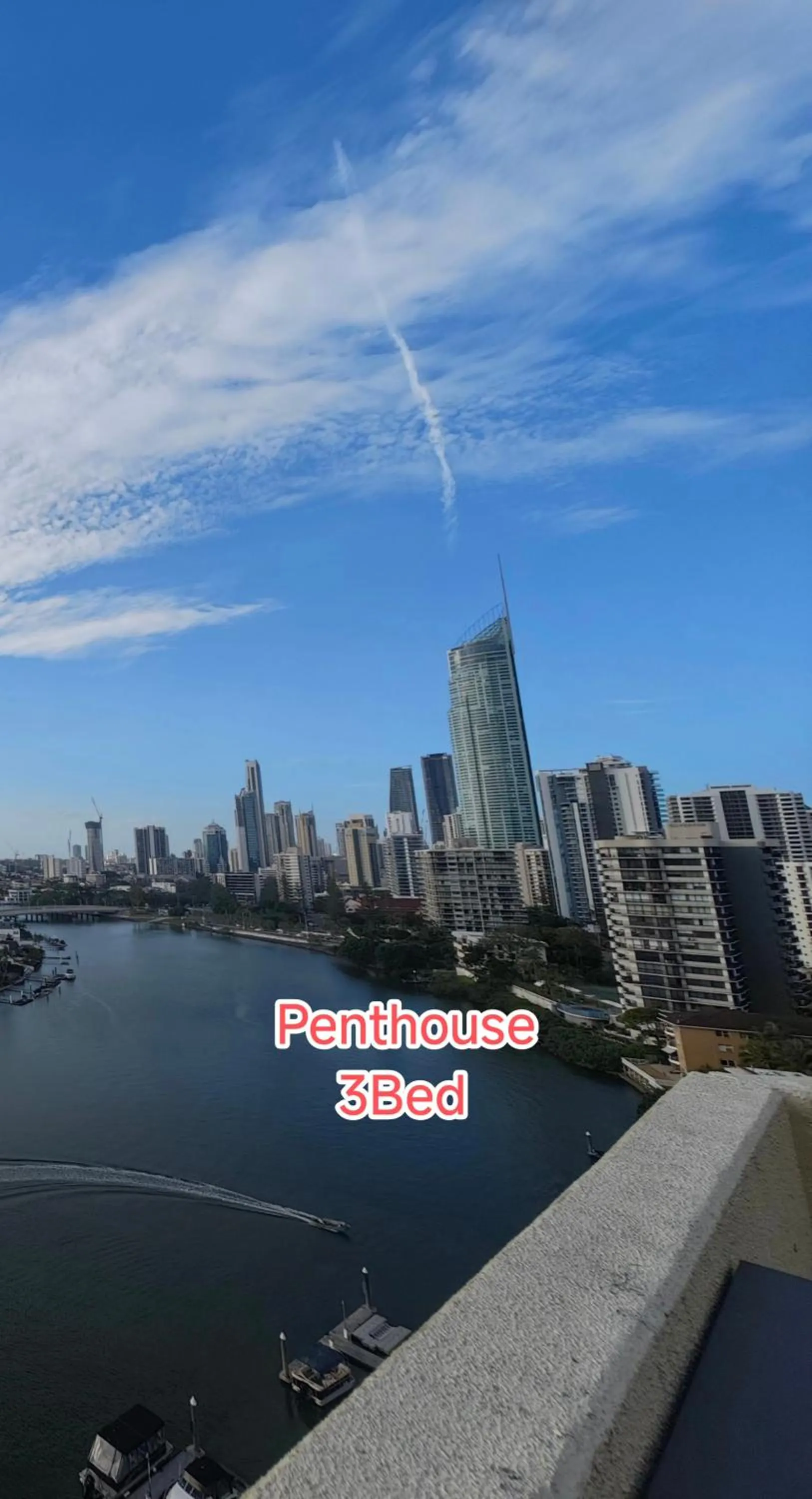 Penthouse in Surfers Hawaiian Holiday Apartments