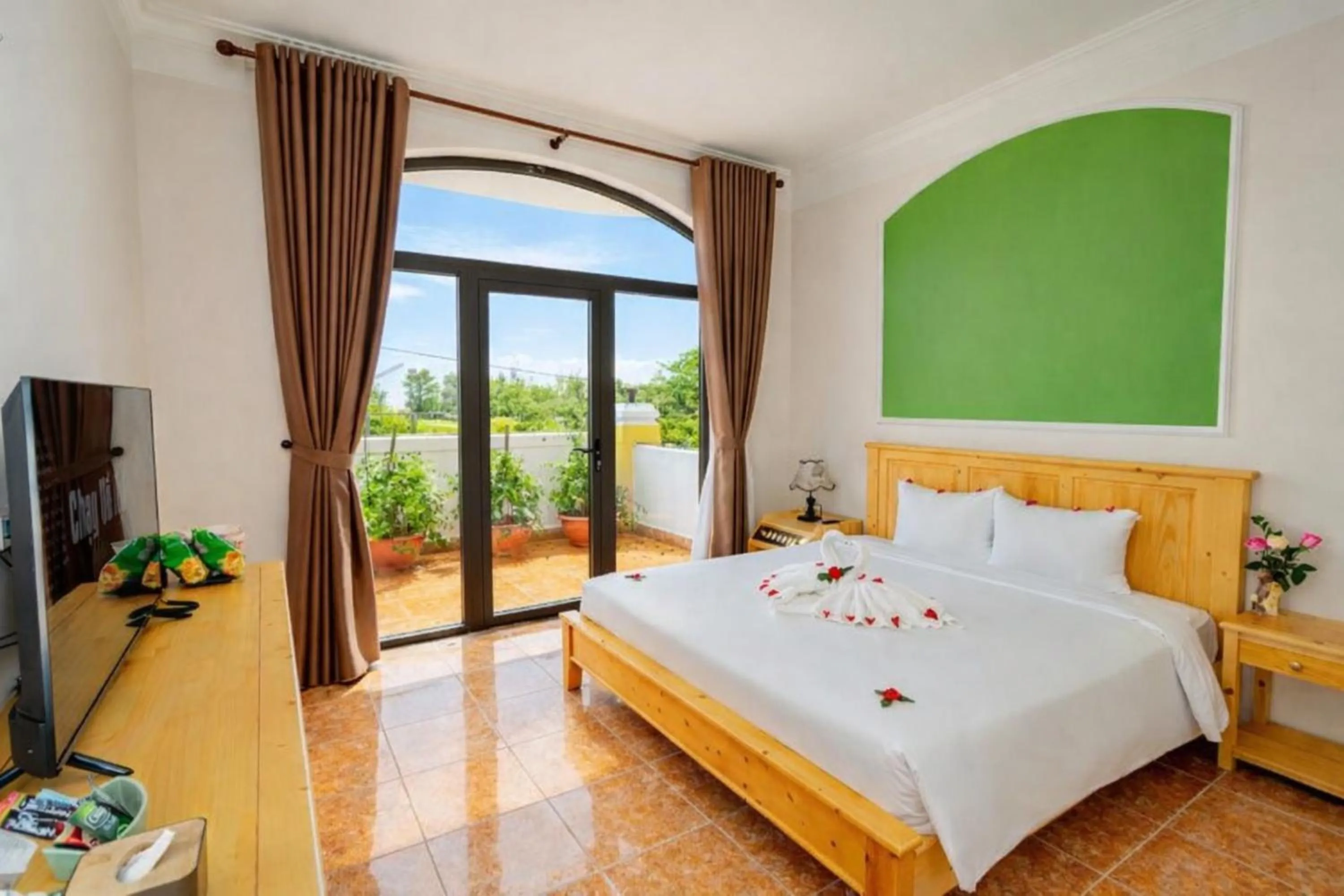 Photo of the whole room, Bed in Sea and Sand Hotel